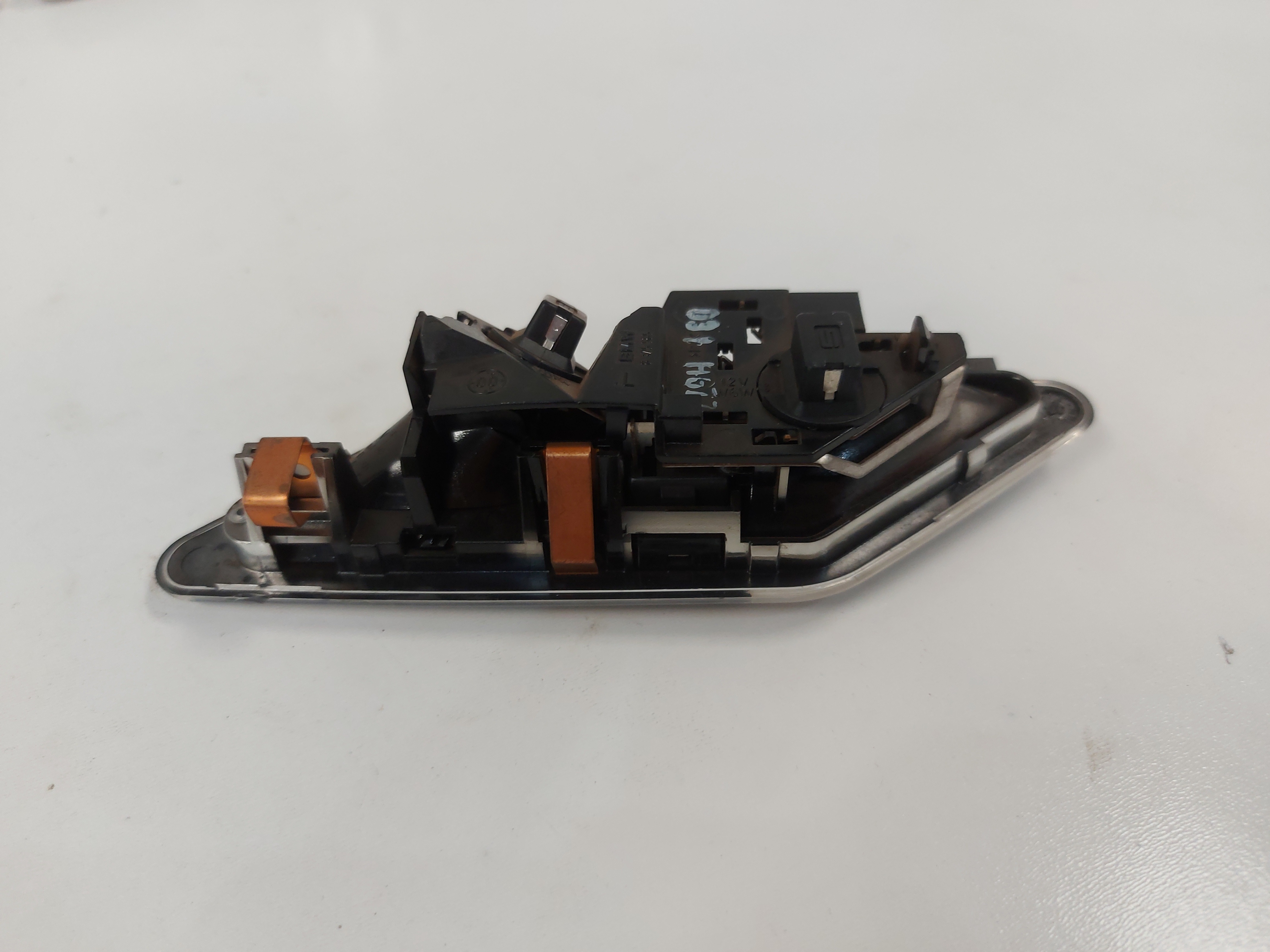 Luz Cortesia Coluna Esquerdo Bmw E46 330 328 325 323 320 3