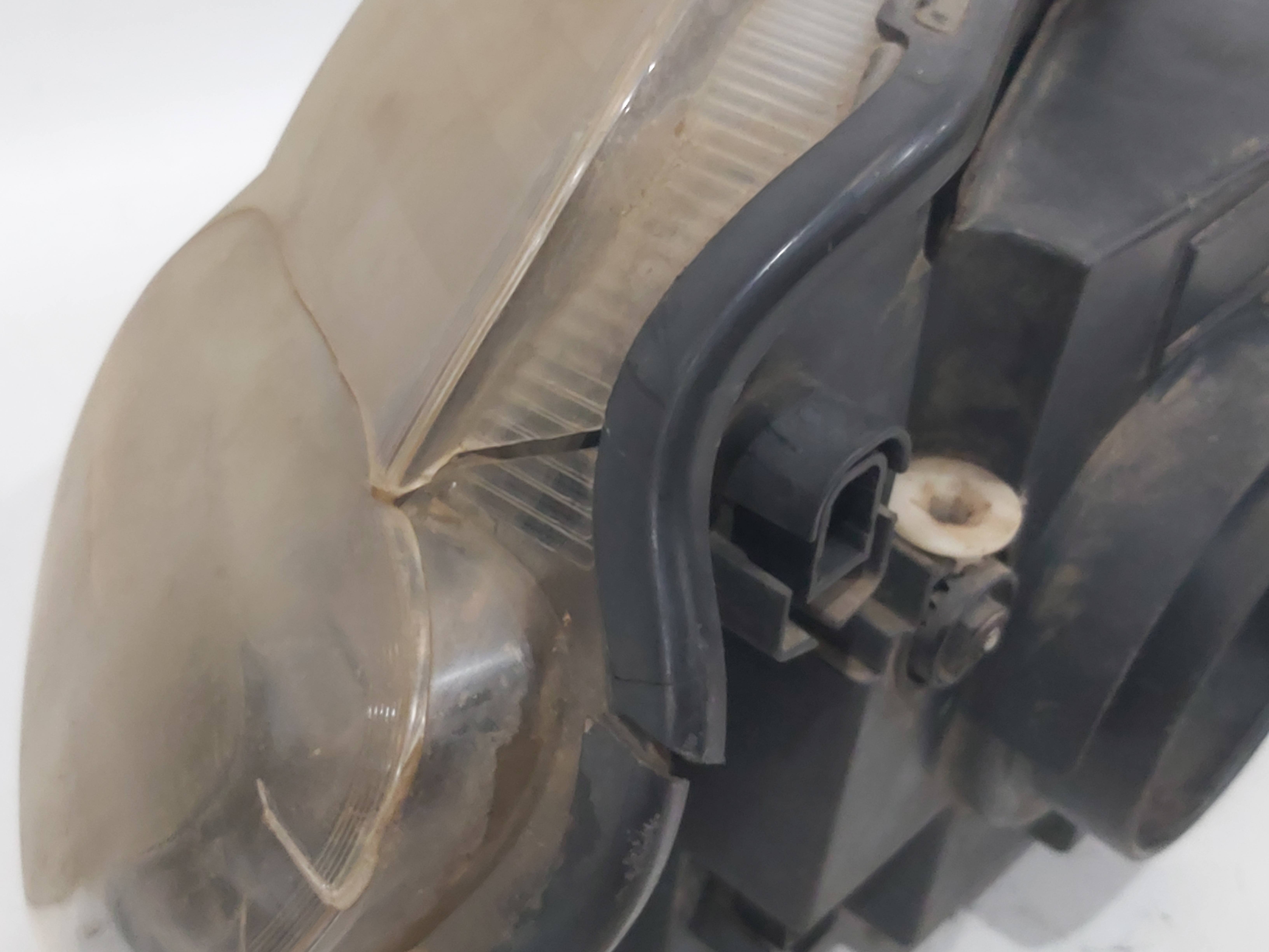 Farol Esquerdo Uno 2011 2012 2013 2014 2015 Detalhe Direito 3