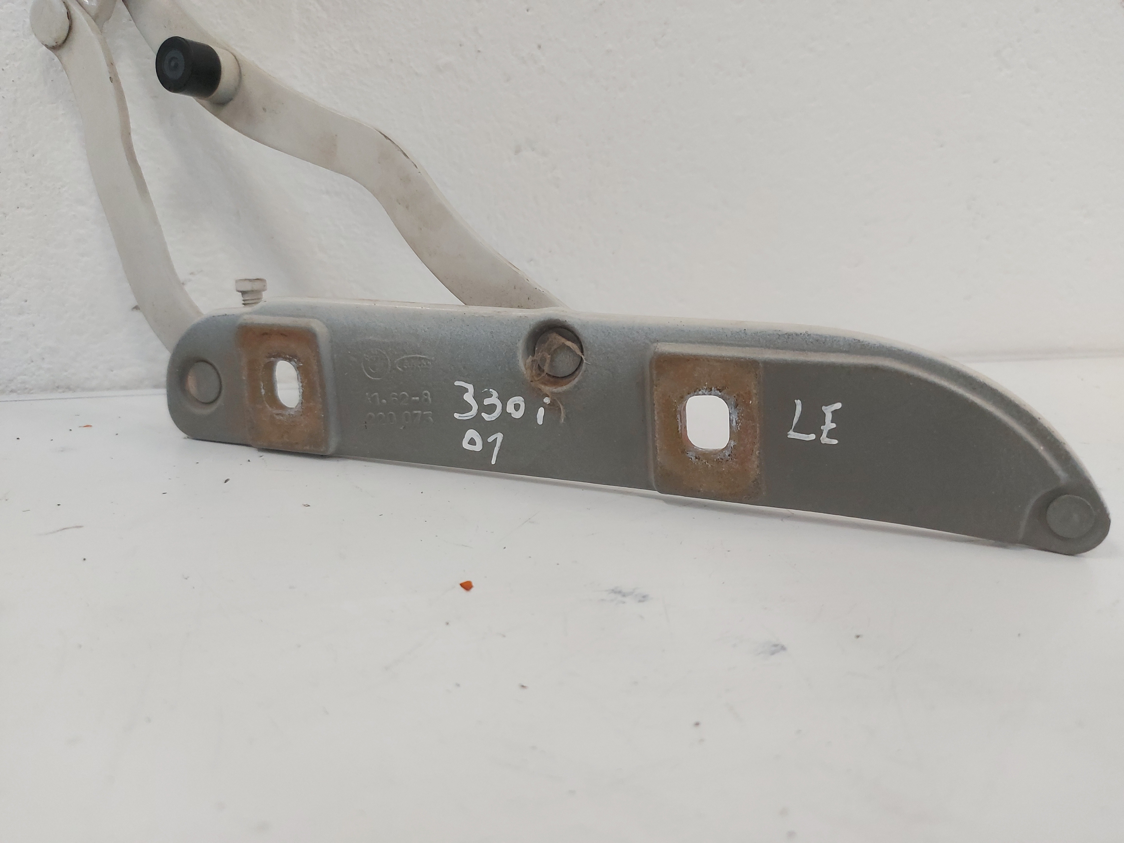 Dobradiça Porta Malas Esquerdo Bmw E46 330 328 320 2