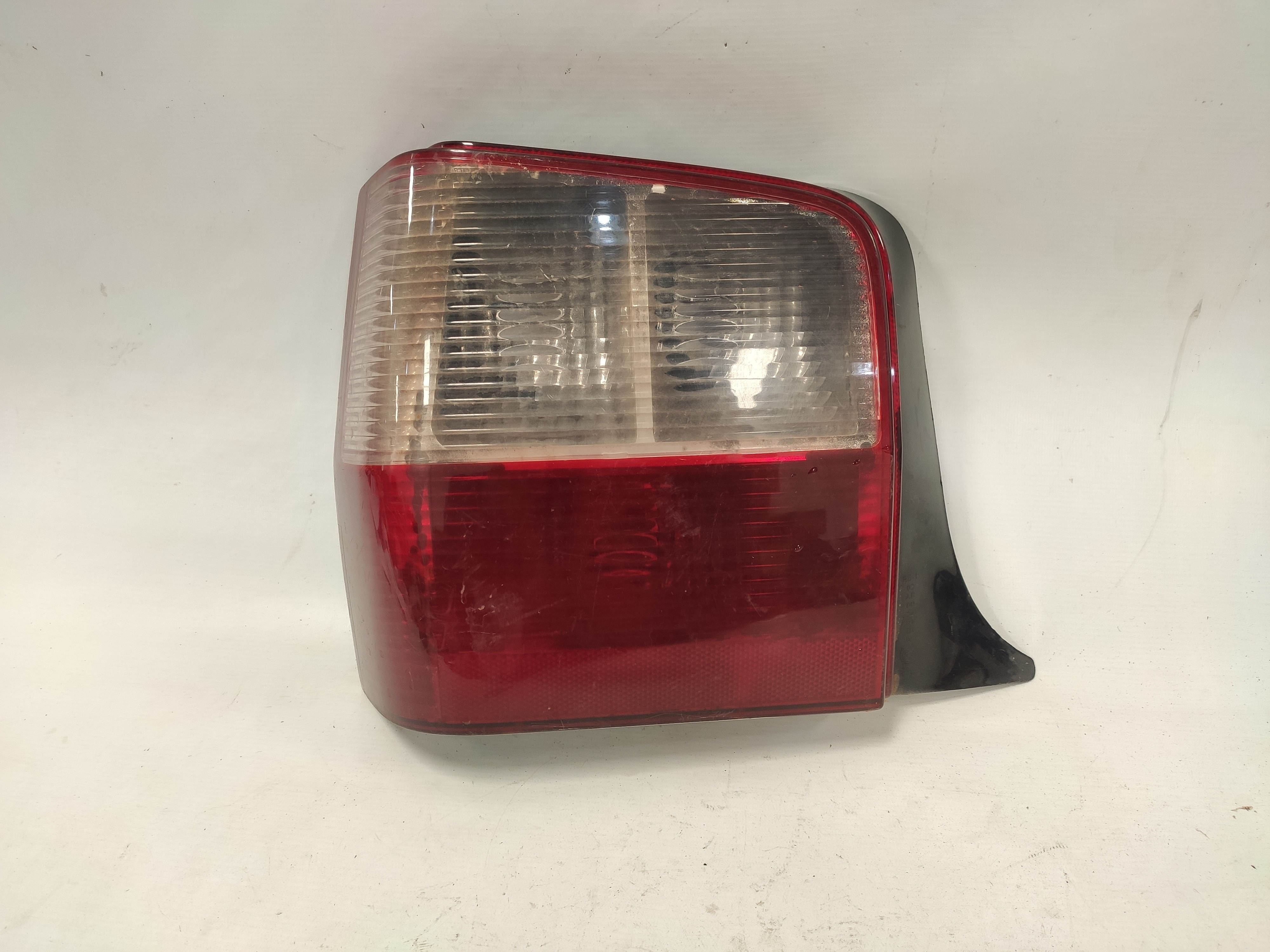 Lanterna Traseira Esquerda Fiat Uno 2004 05 06 07 08 A 2013 Esquerdo Vermelho