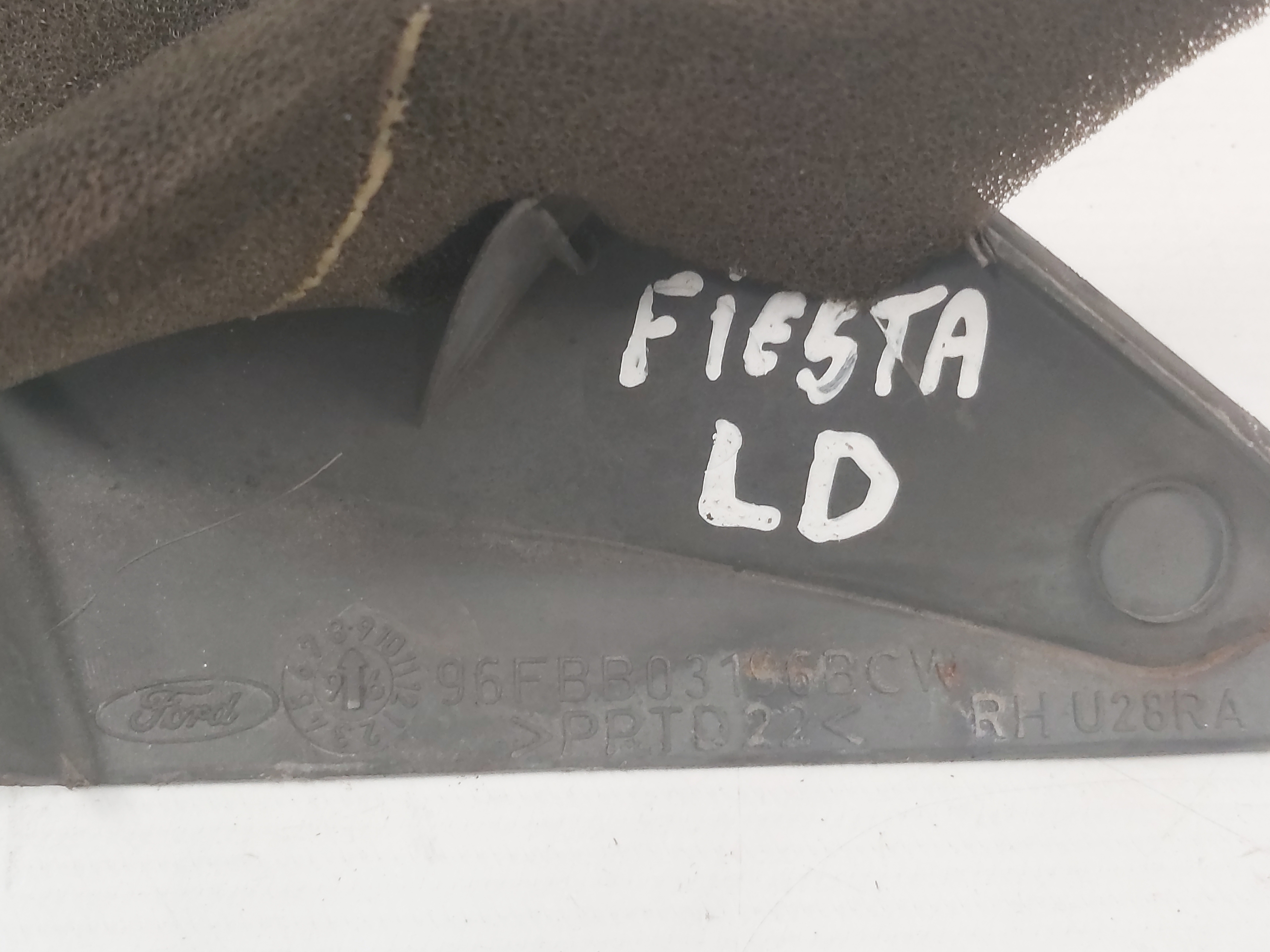 Acabamento Coluna Direita Fiesta 96 97 98 99 2000 9