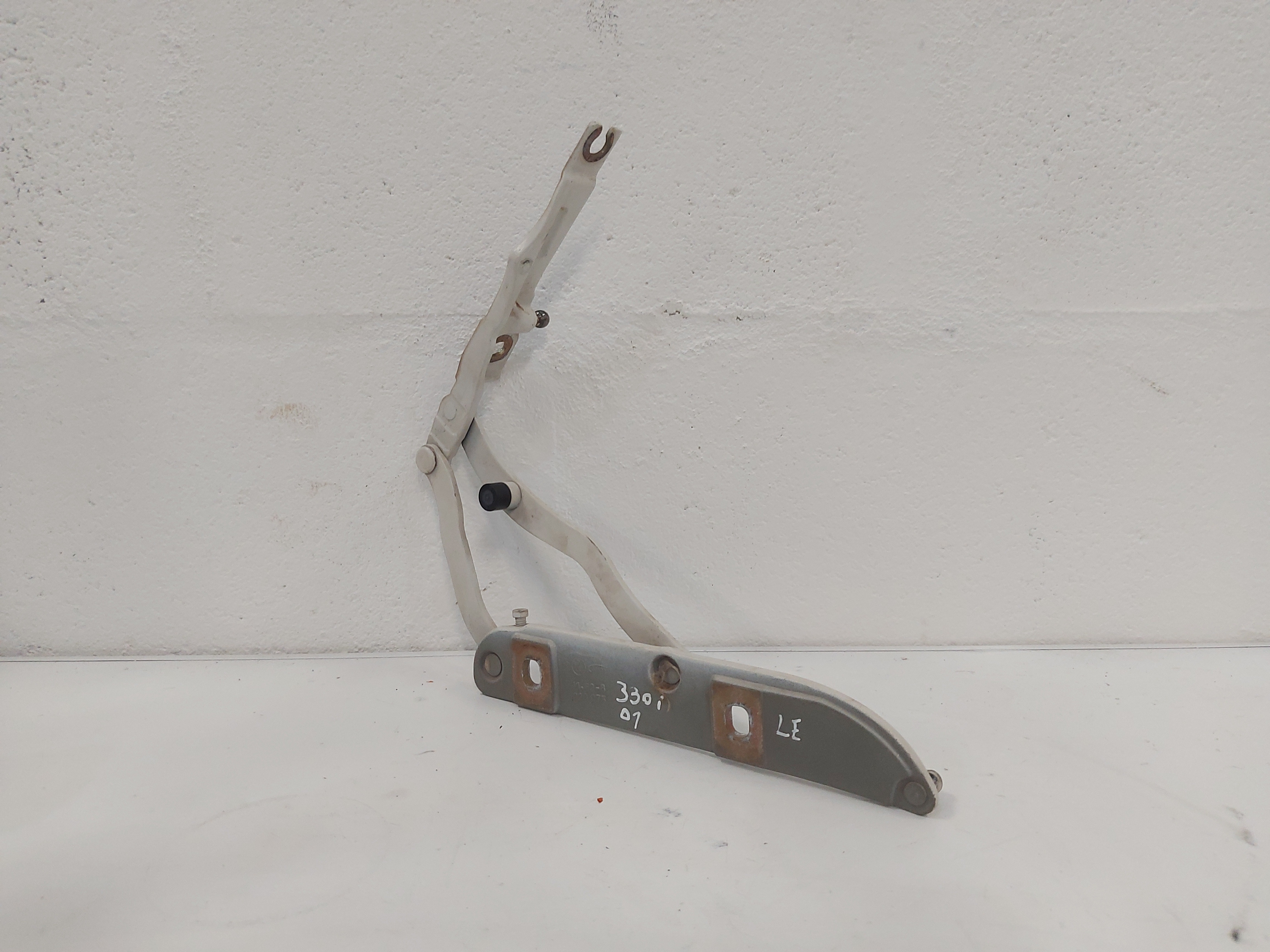 Dobradiça Porta Malas Esquerdo Bmw E46 330 328 320 4