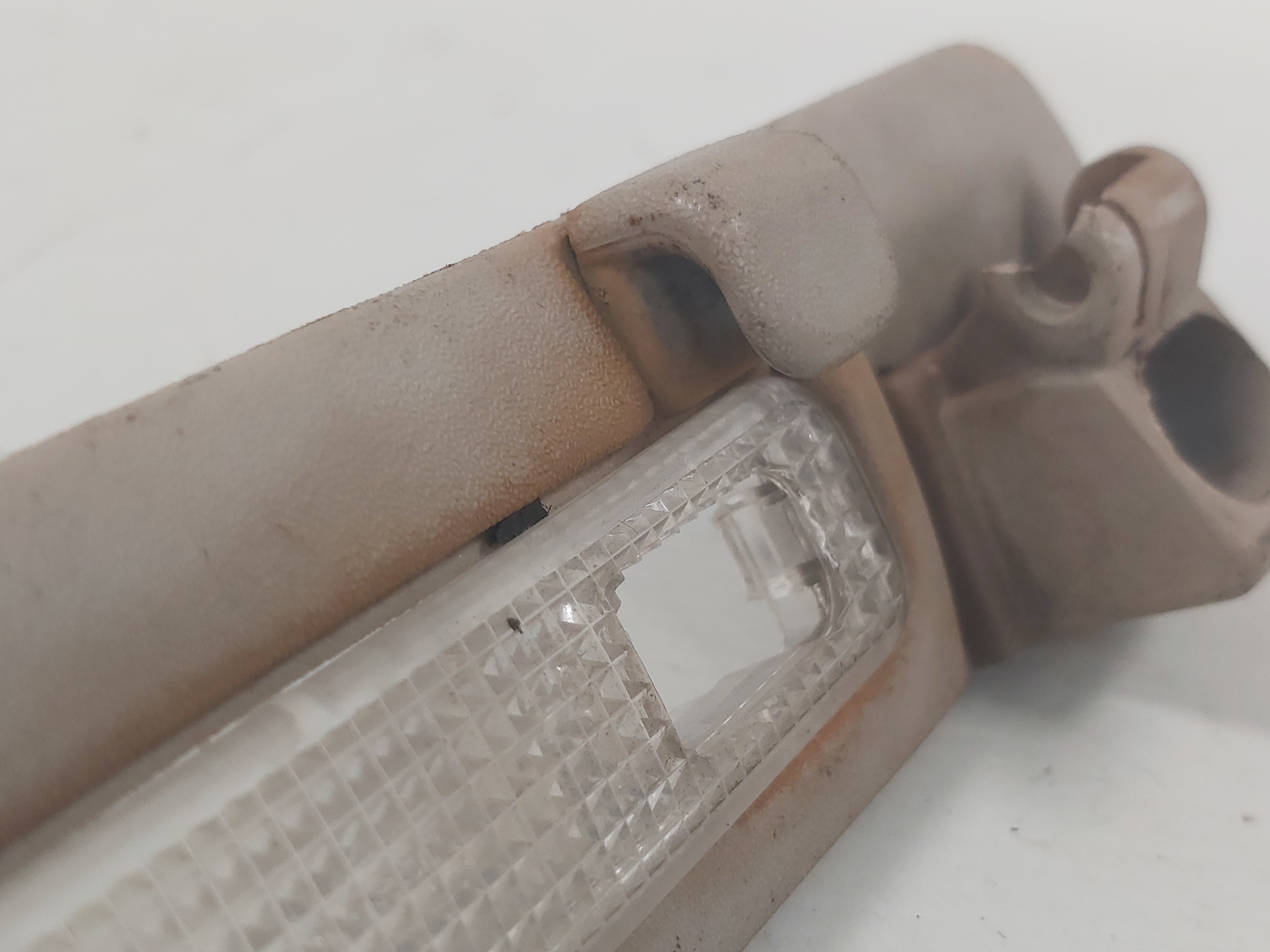 Moldura Luz Teto Cortesia Alça Vectra 97 98 99 2000 A 2005 4