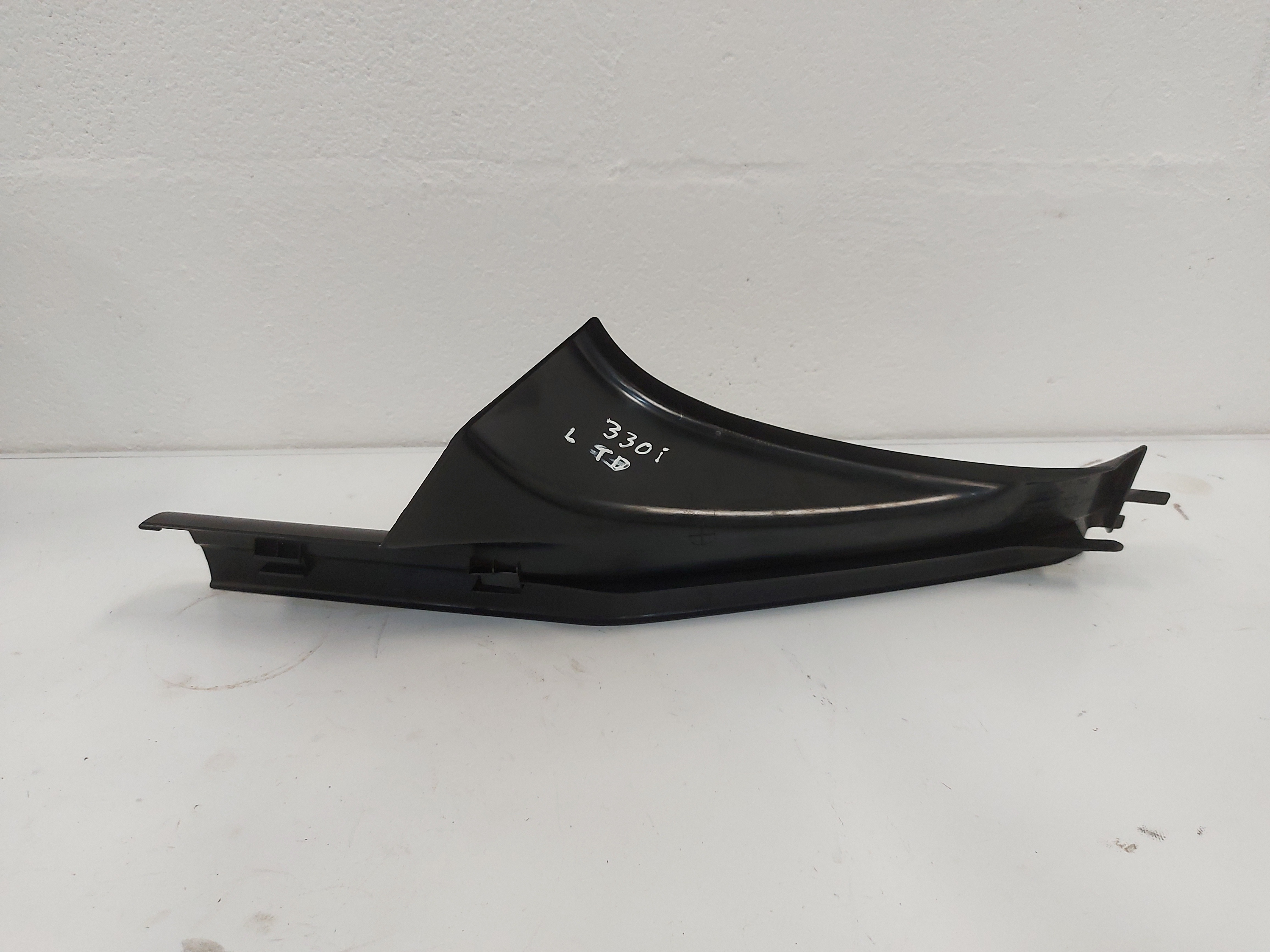 Acabamento Estribo Traseiro Direito Bmw E46 330 328 325 323  Preto