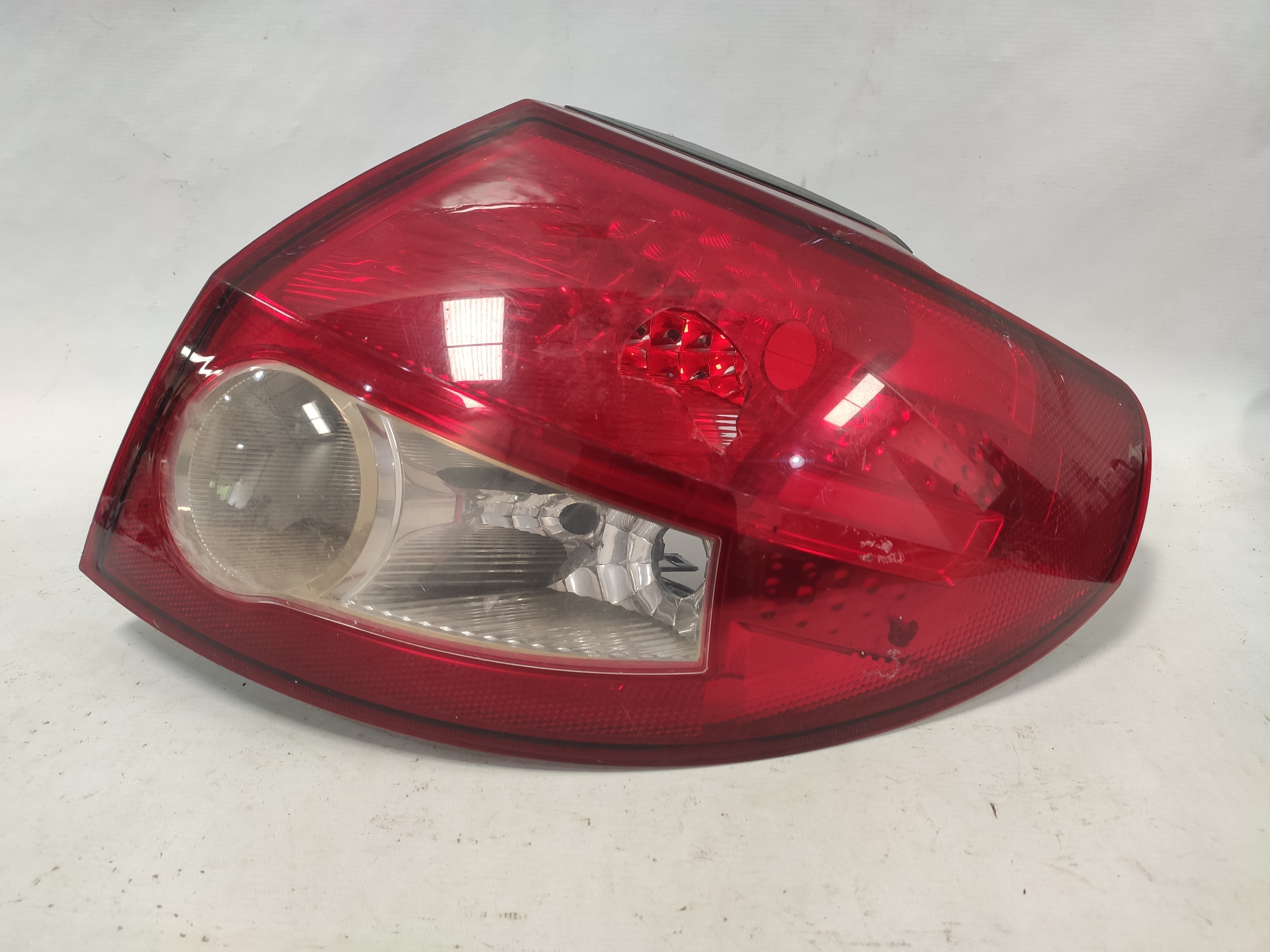 Lanterna Traseira Direita Ford Ka 2007 08 09 A 2012 Detalhe Direito Vermelho