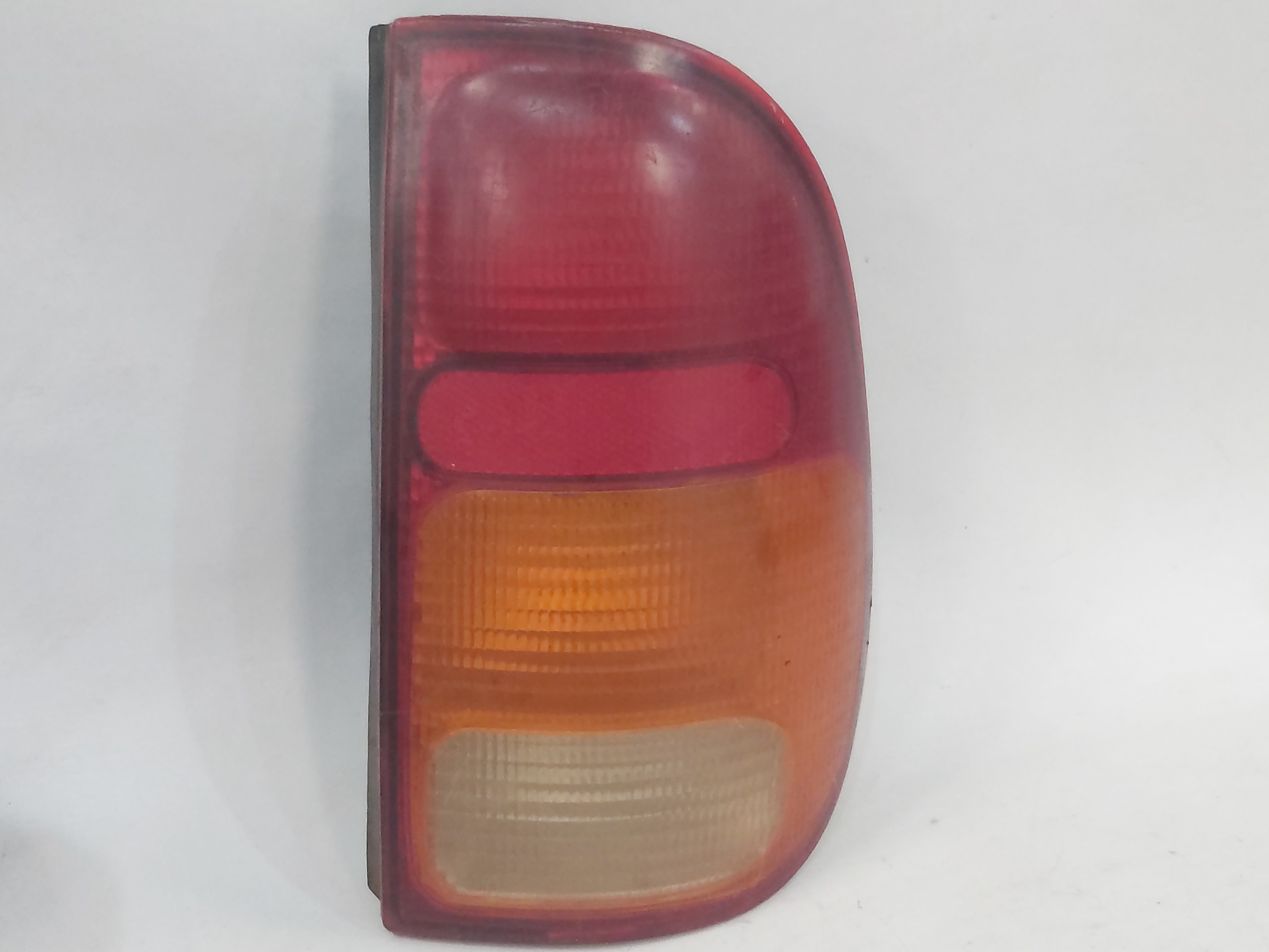 Lanterna Traseira Direita Saveiro G2 G3 98 99 2000 2001 2002 Direito Tricolor 2