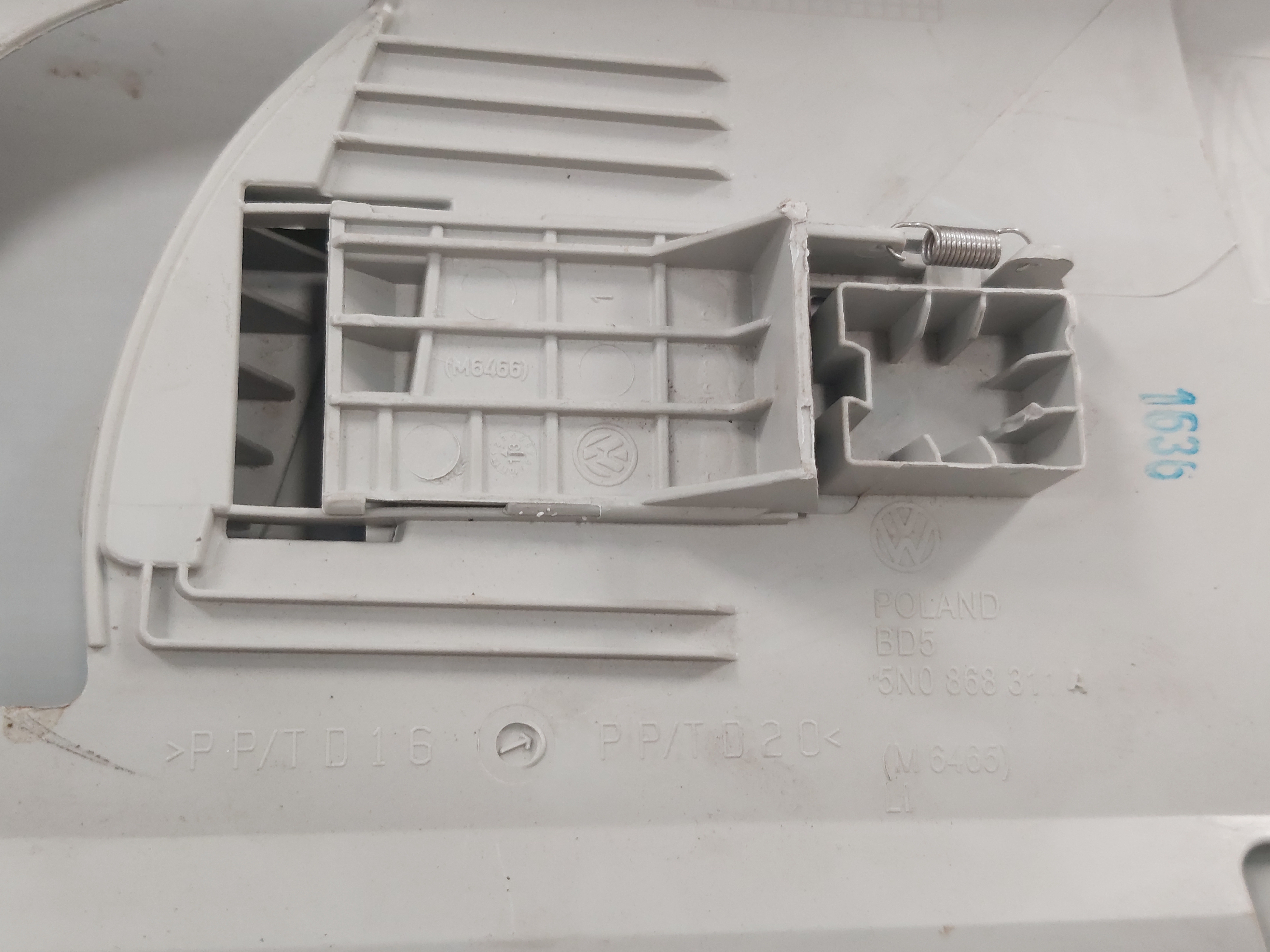 Moldura Coluna B Esquerda Vw Tiguan 5n0867243b 6