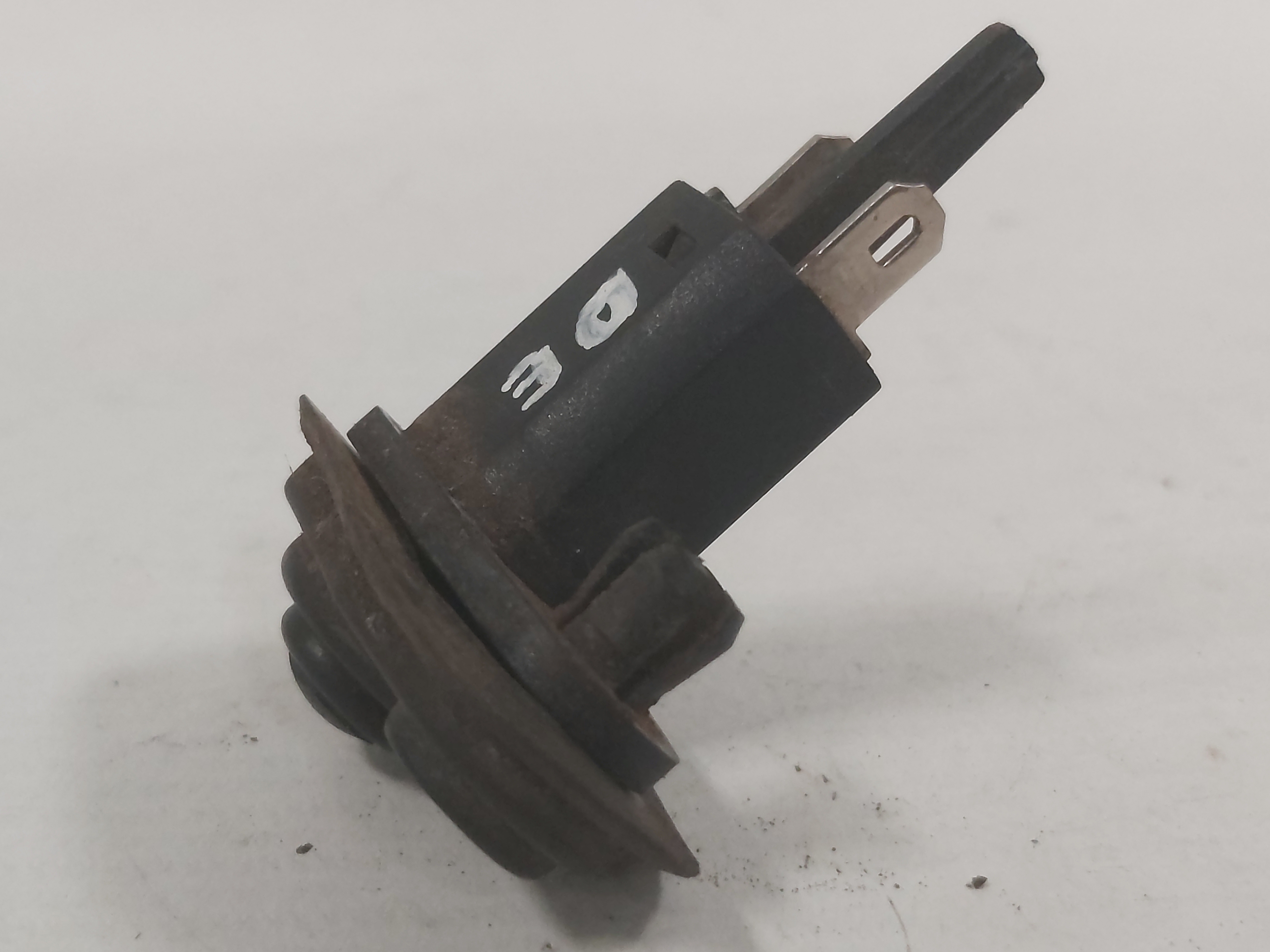 Botão Sensor Abertura Porta Dianteira Esquerda Palio 96 A 99 3