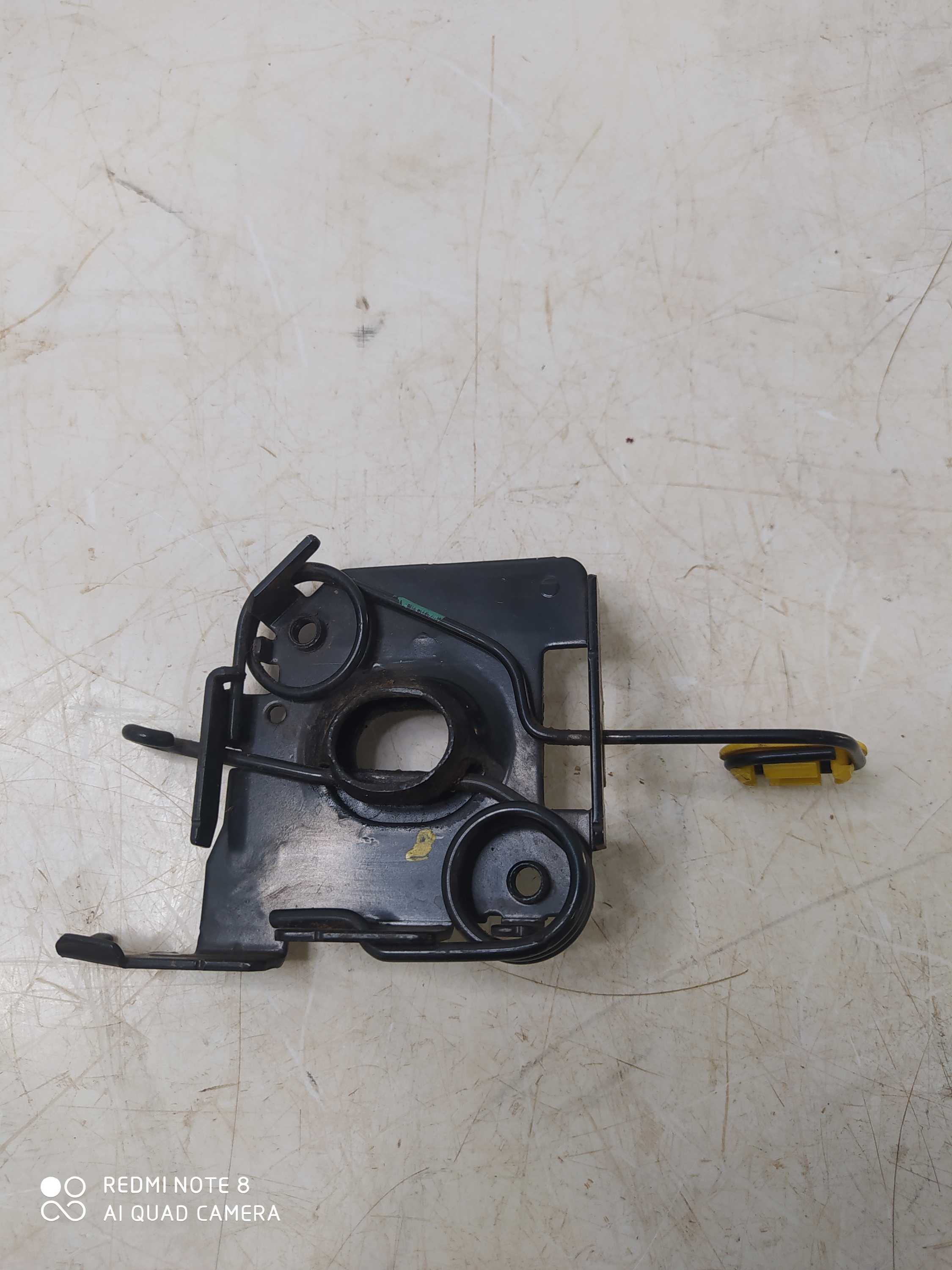 Fechadura Inferior Capô Ford Fiesta 2012 3