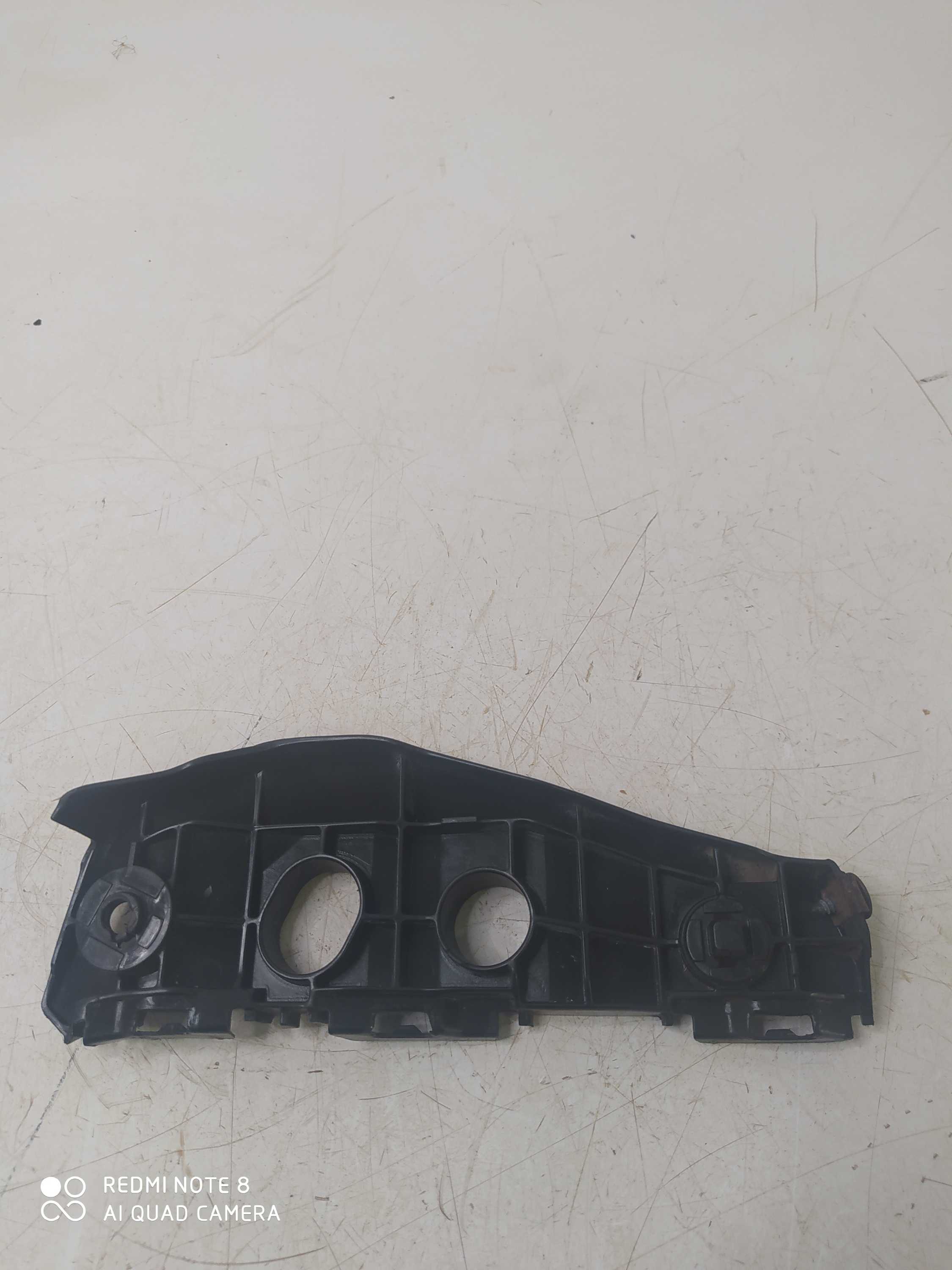 Guia Parachoque Dianteiro Esquerdo Toyota Corolla 1.8 2009