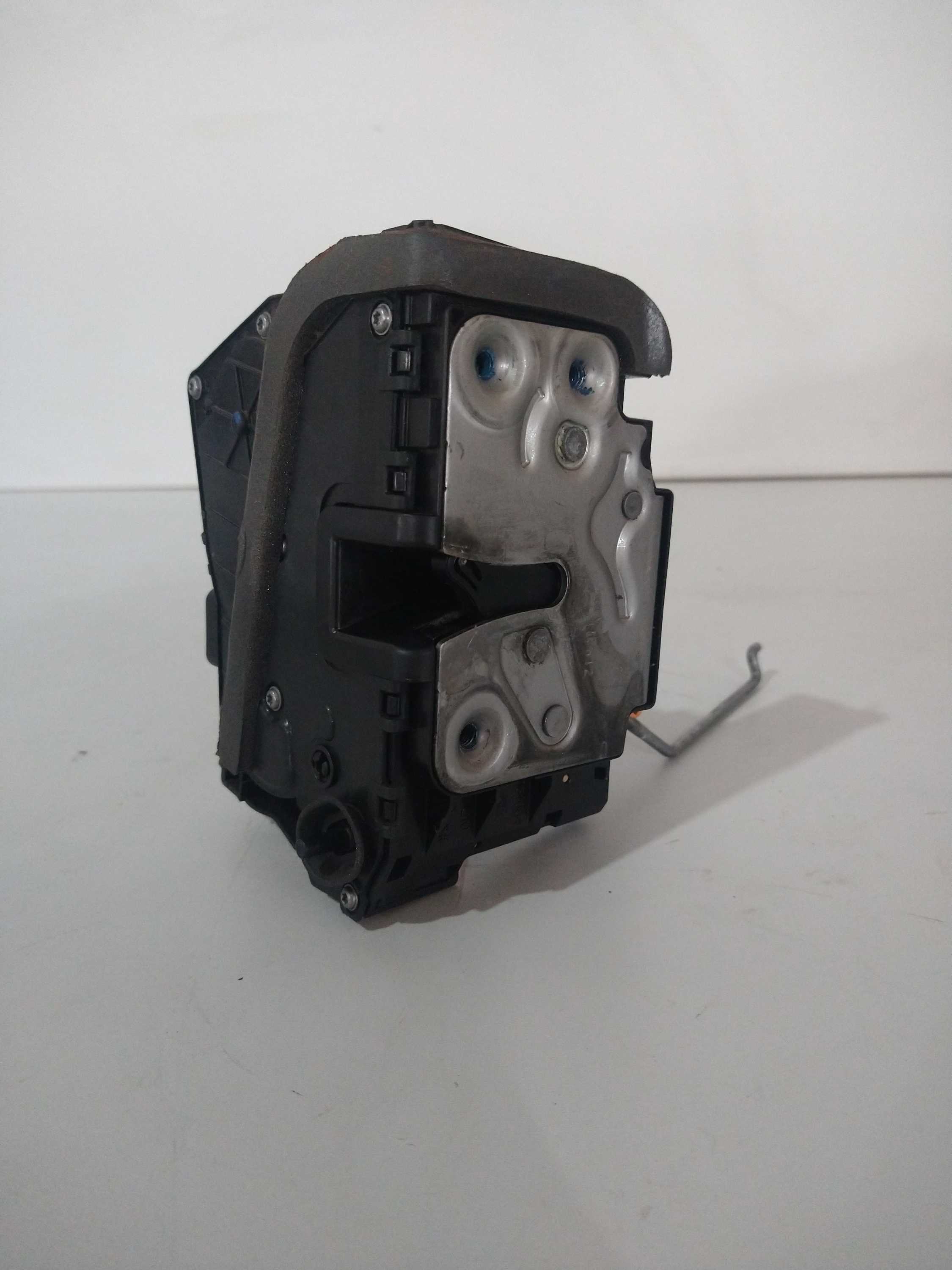 Fechadura Traseira Dir Spin/prisma/onix 2016 Usado Original 4