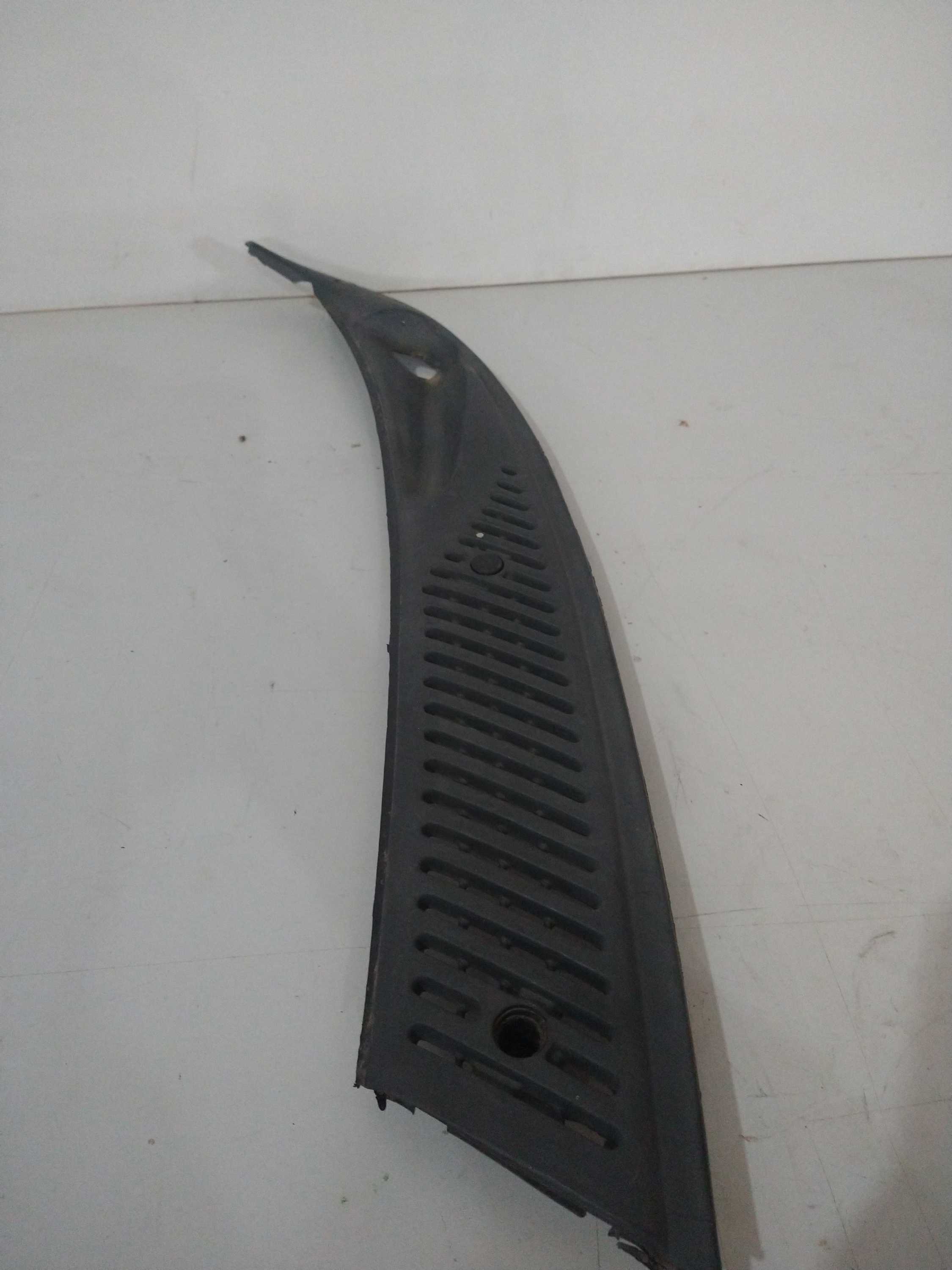 Grade Churrasqueira L/e Saveiro/ Parati/gol 98/00 Usado Orig Preto