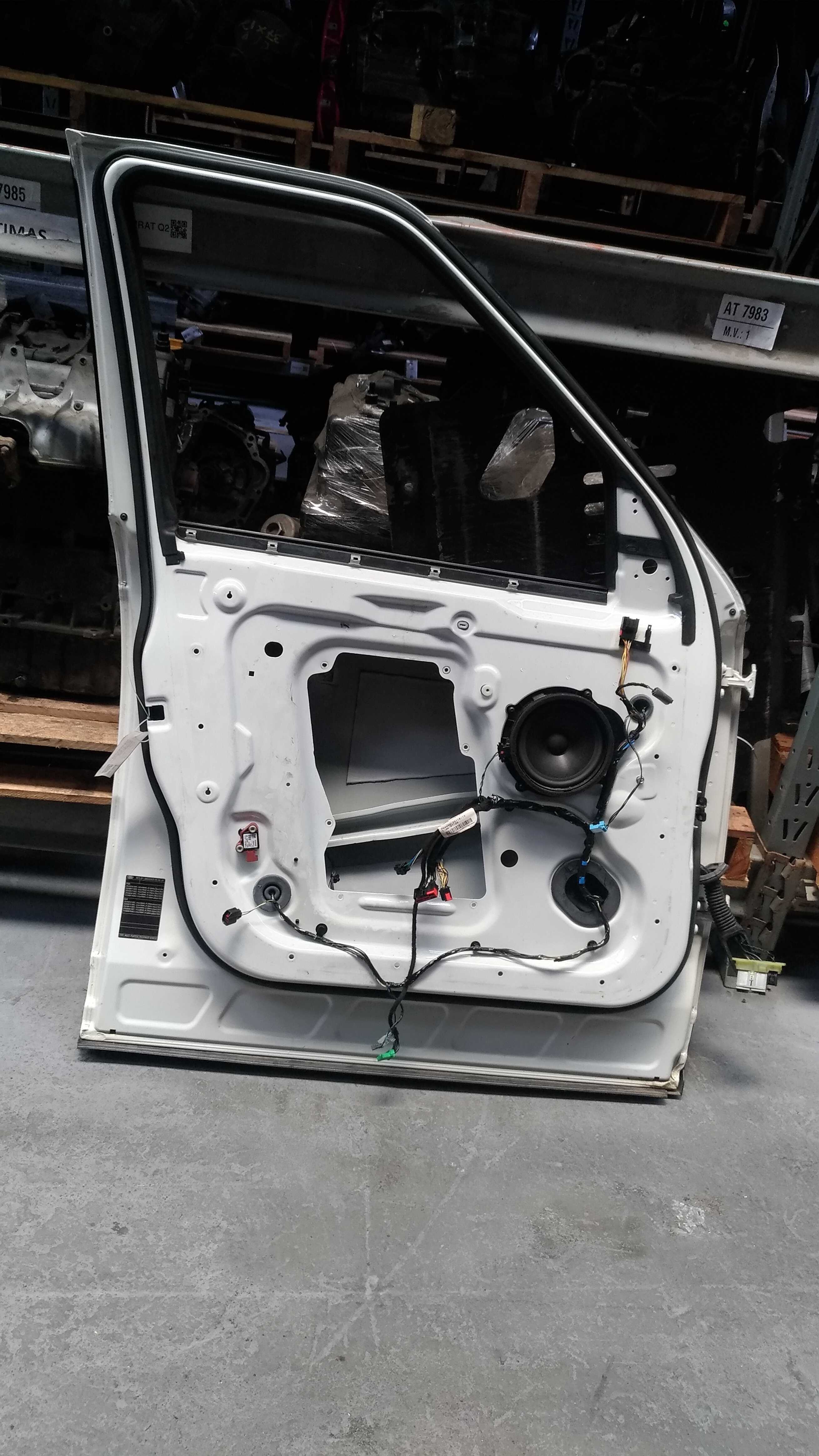 Porta Dianteira Esquerda Range Rover Sport 2010 V289 Branco 5