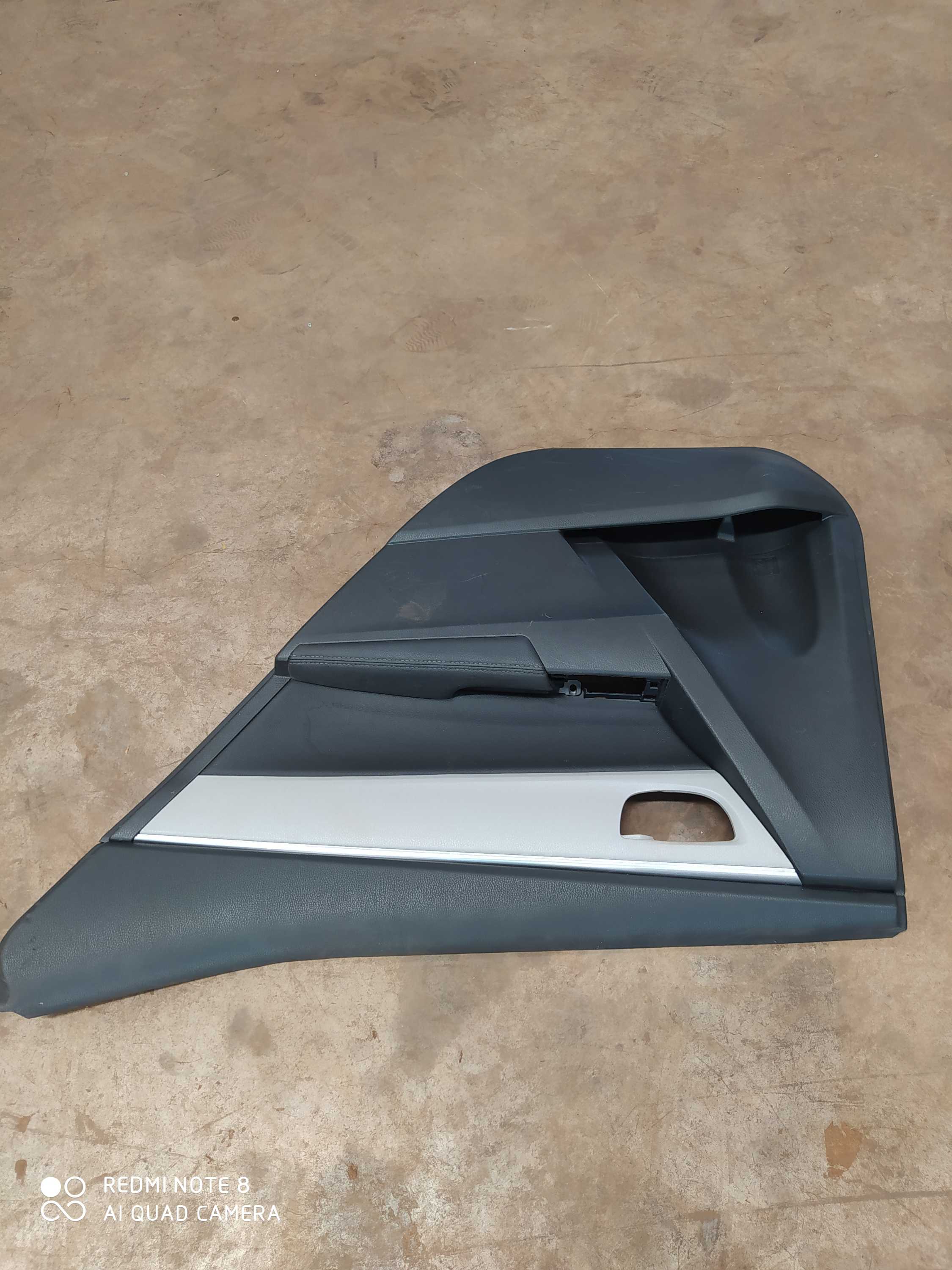 Forro De Porta Traseiro Direito Toyota Corolla Xei 2015 Preto E Cinza 5