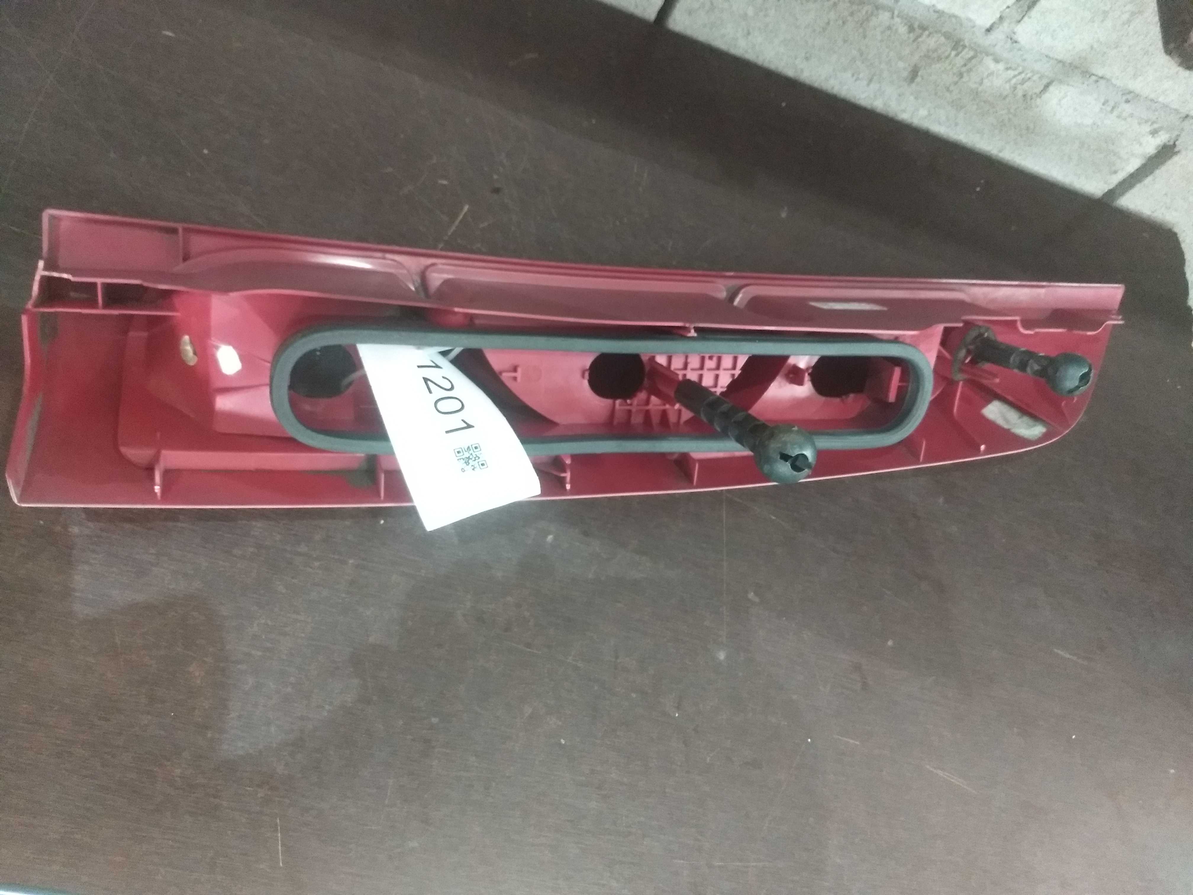 Lanterna Traseira Esquerda Kangoo Usado  Com Detalhe 2