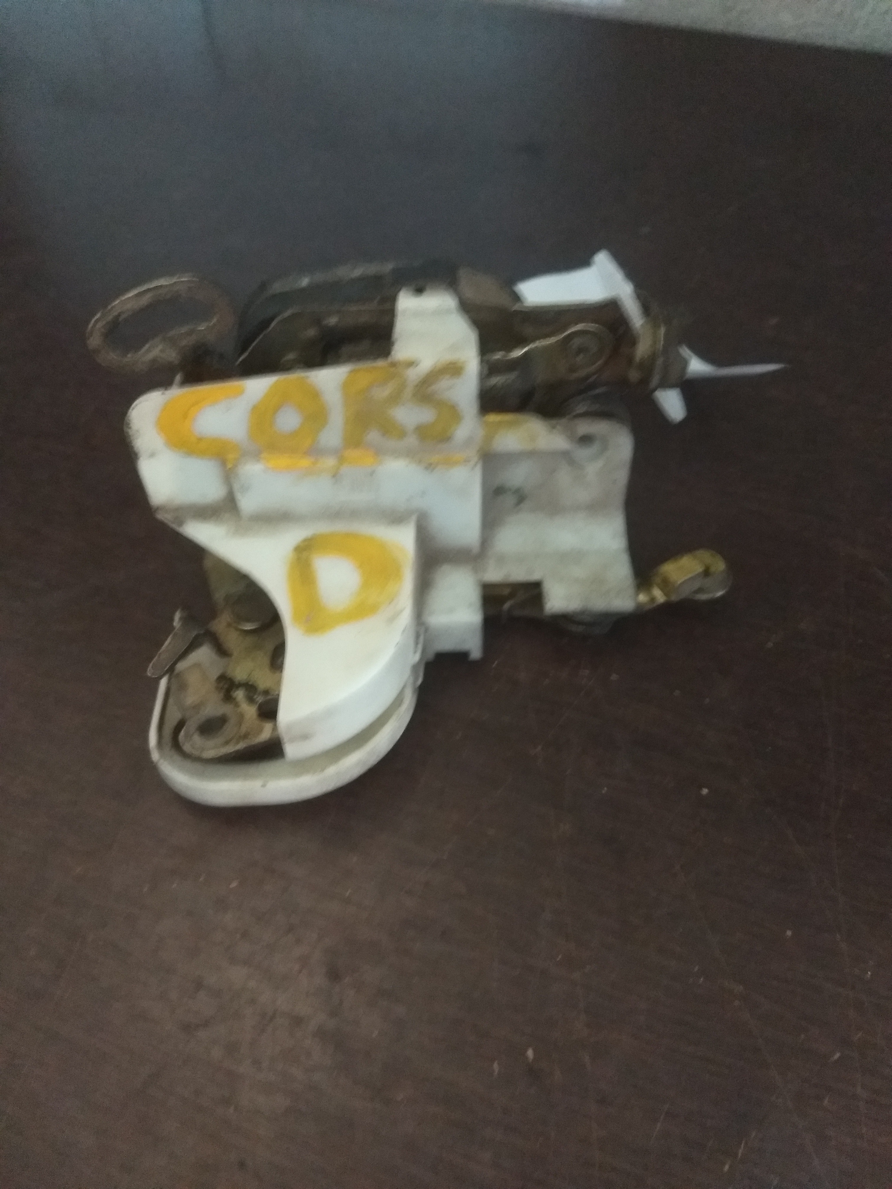 Fechadura Dianteiro Direito Corsa Usado Original 6