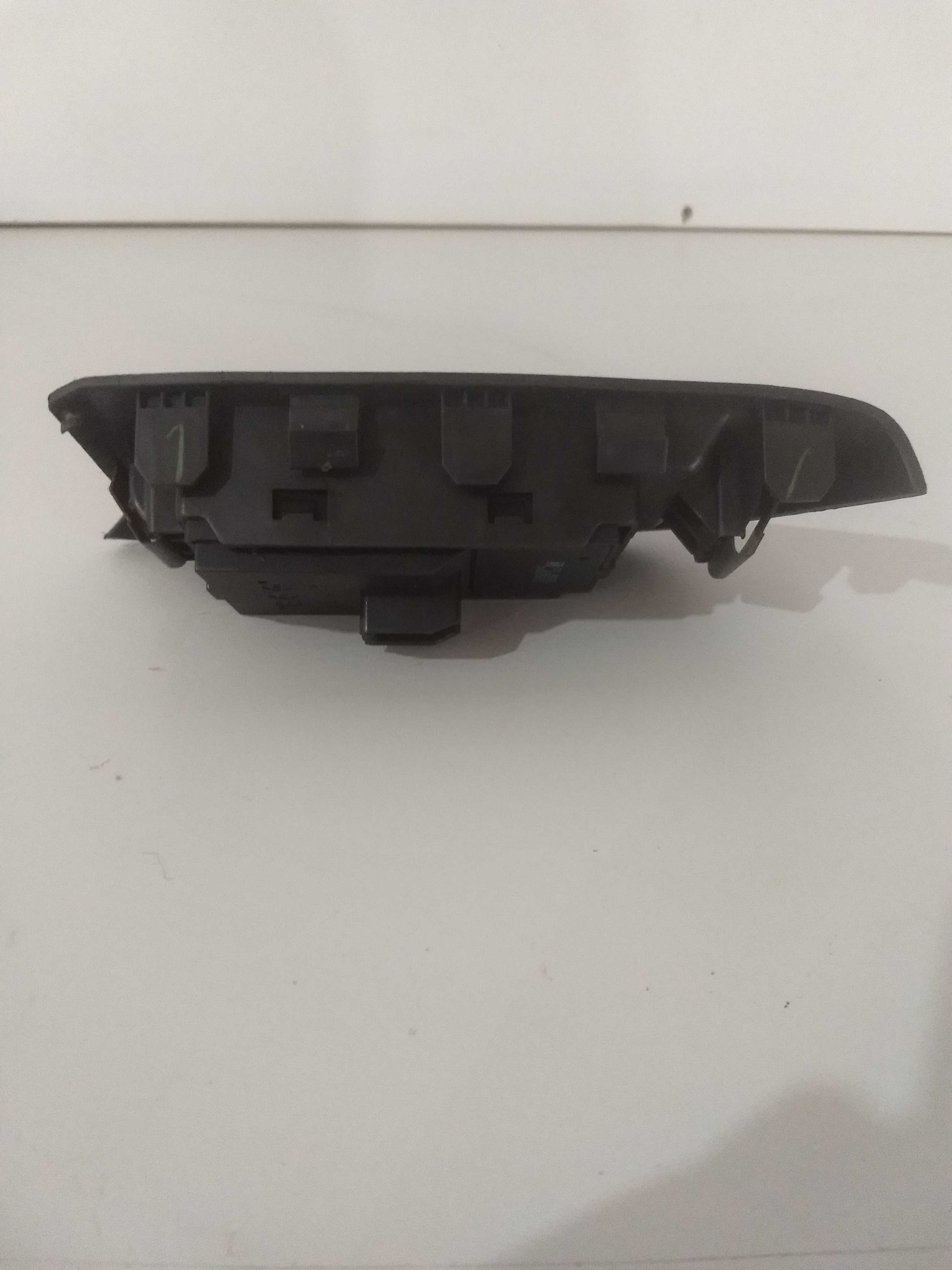 Botão Comando Vidro Elétrico Onix Prisma L/d Usado 2