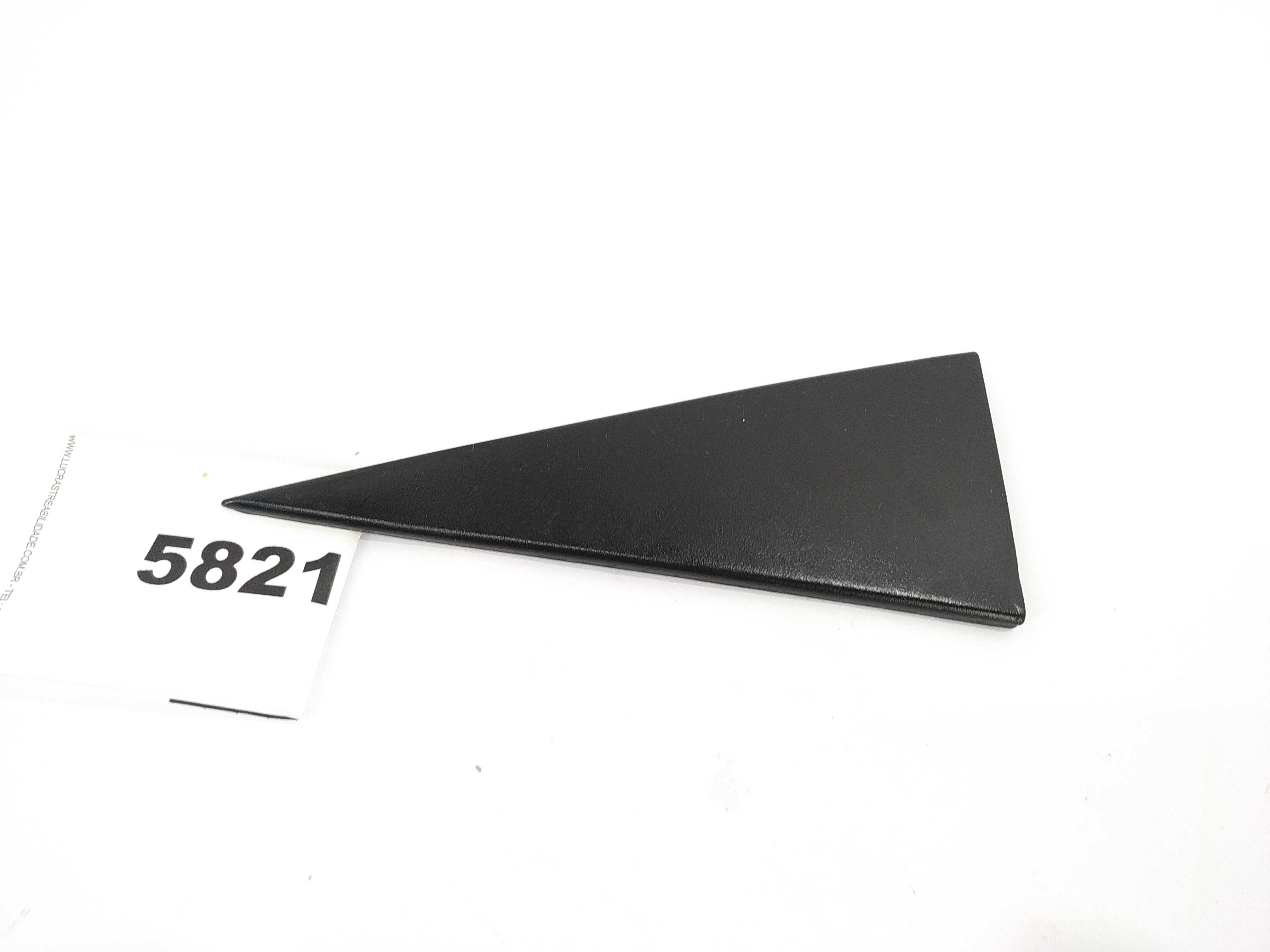 Moldura Interna Lateral Esquerda Gm Onix 2013 A 2020