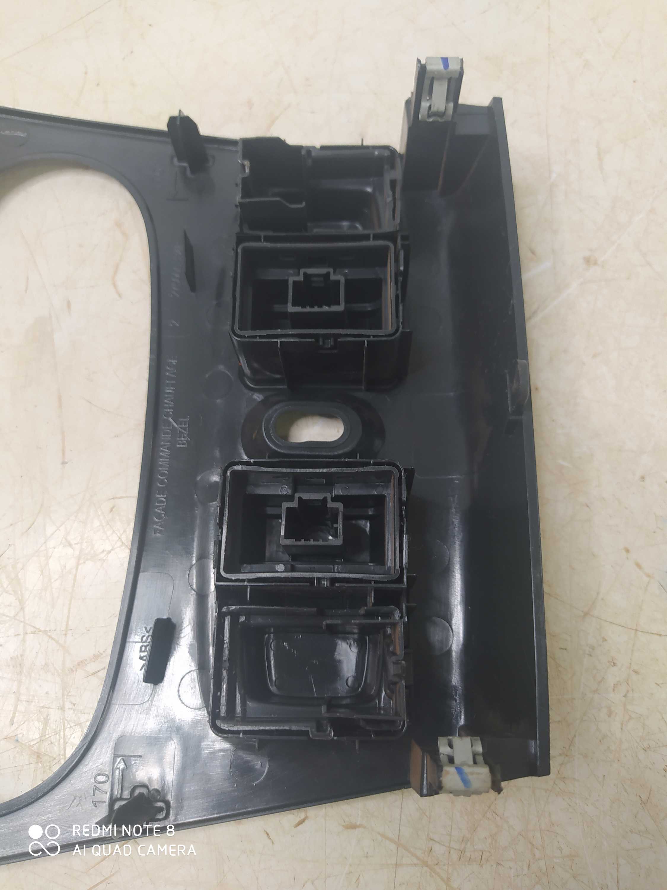 Moldura Central Ar Condicionado Renault Sandero 2019 3
