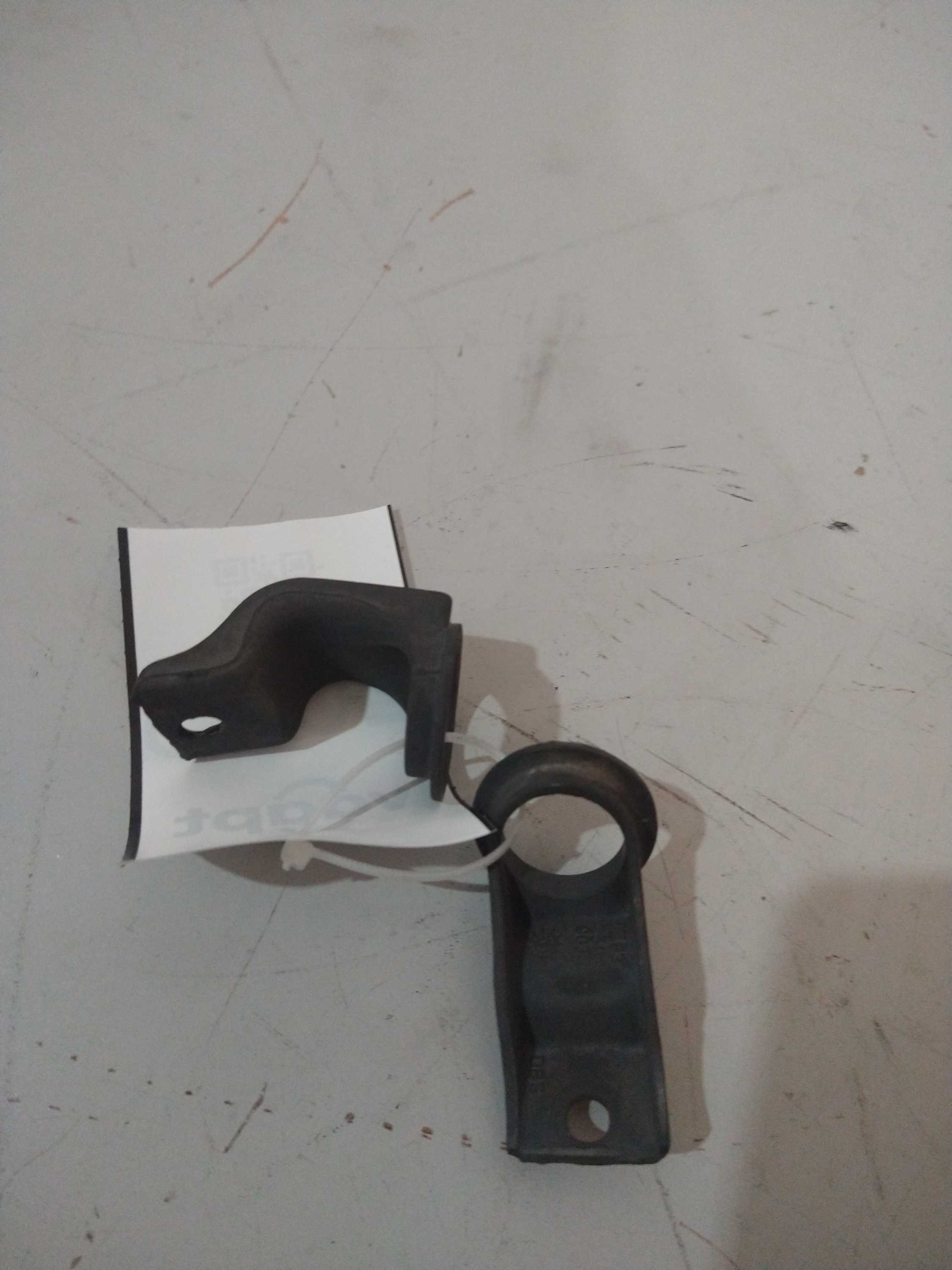 Suporte Do Radiador Do Corsa Sem Ar Condicionado Usado 2