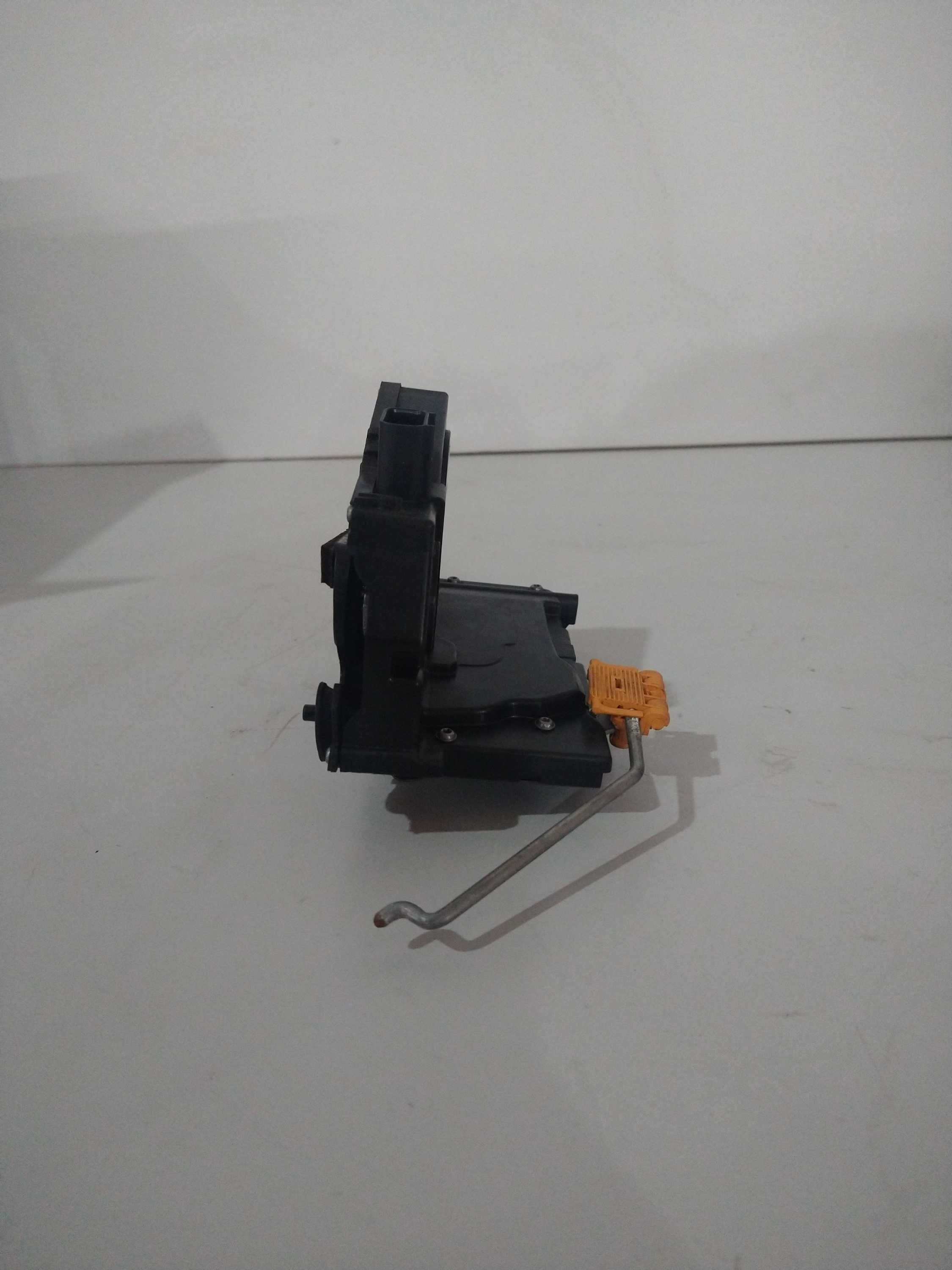 Fechadura Traseira Esq Spin/prisma/onix 2016 Usado Original 3
