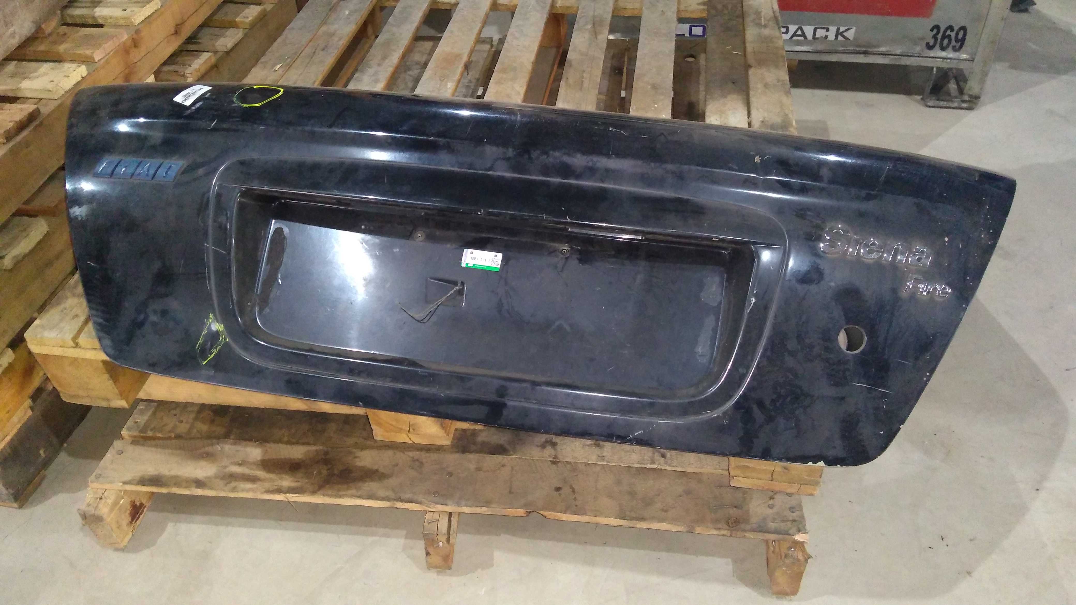 Tampa Traseira Fiat Siena 2005 V232 Preto 4