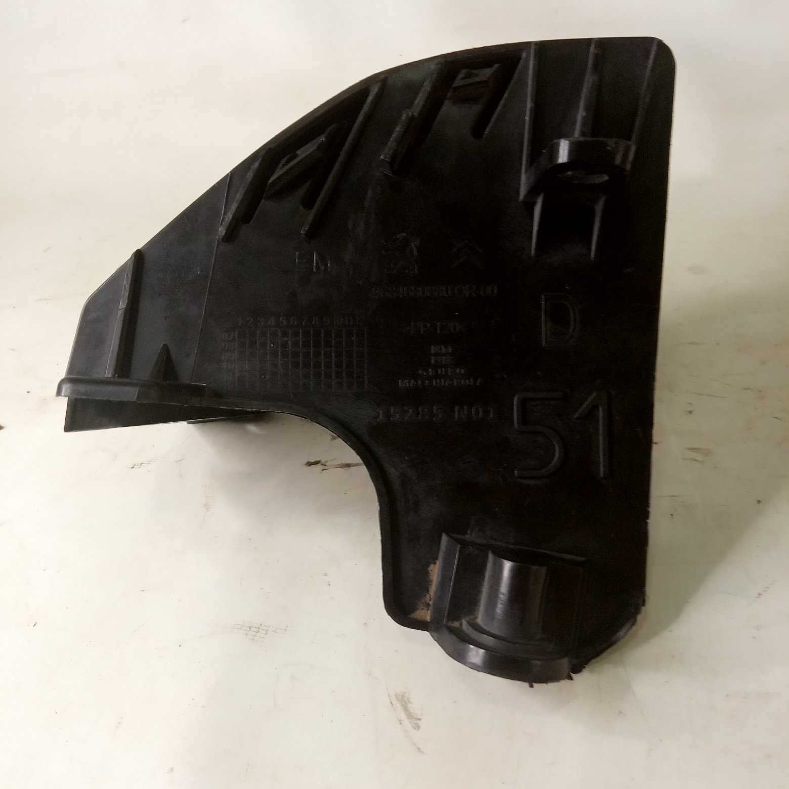 Guia Direito Parachoque Traseiro Citroen C4 2011 5