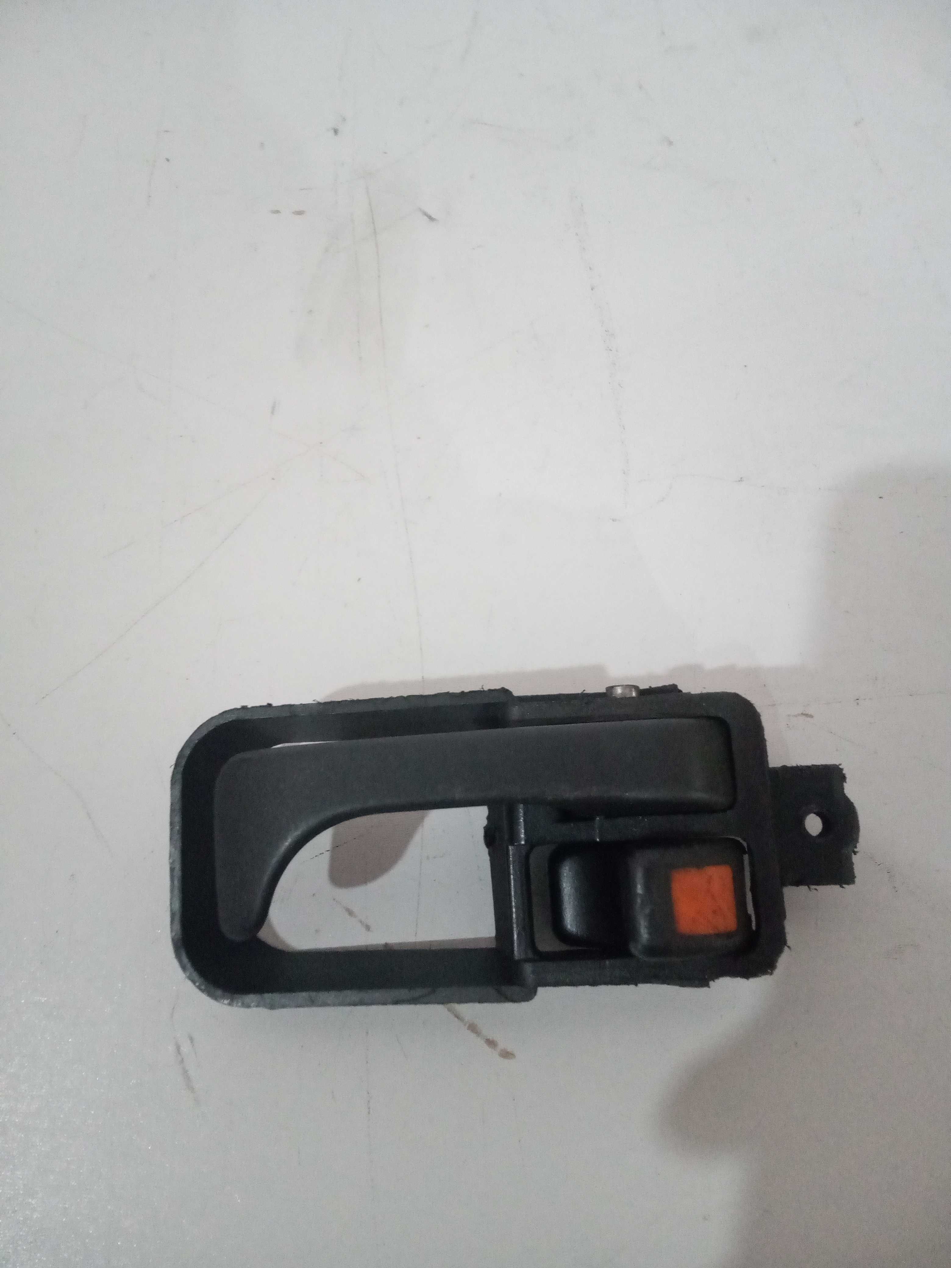 Maçaneta Interna Dianteira Esquerda Ford Escort 87/93 Usado