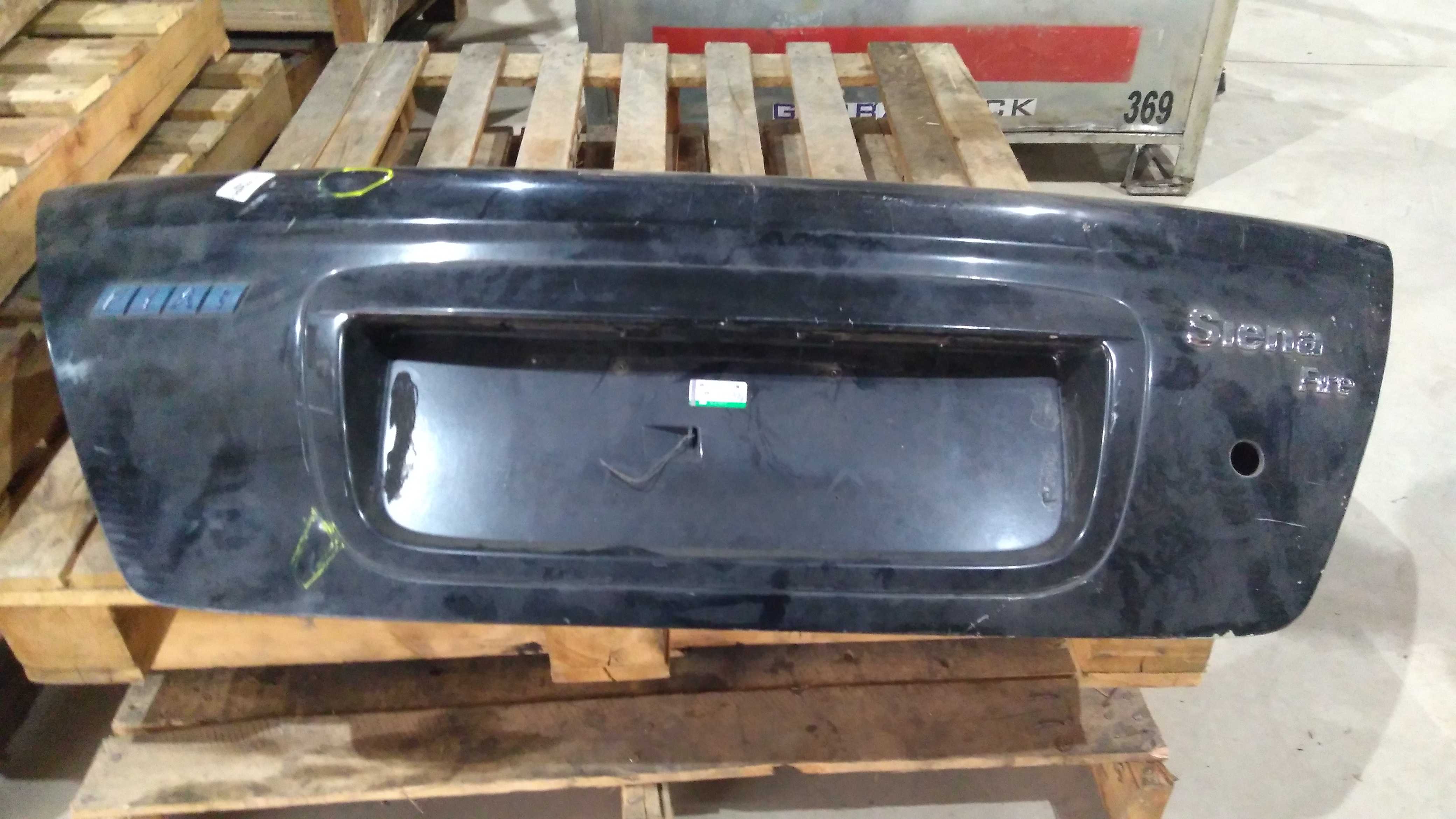 Tampa Traseira Fiat Siena 2005 V232 Preto 5