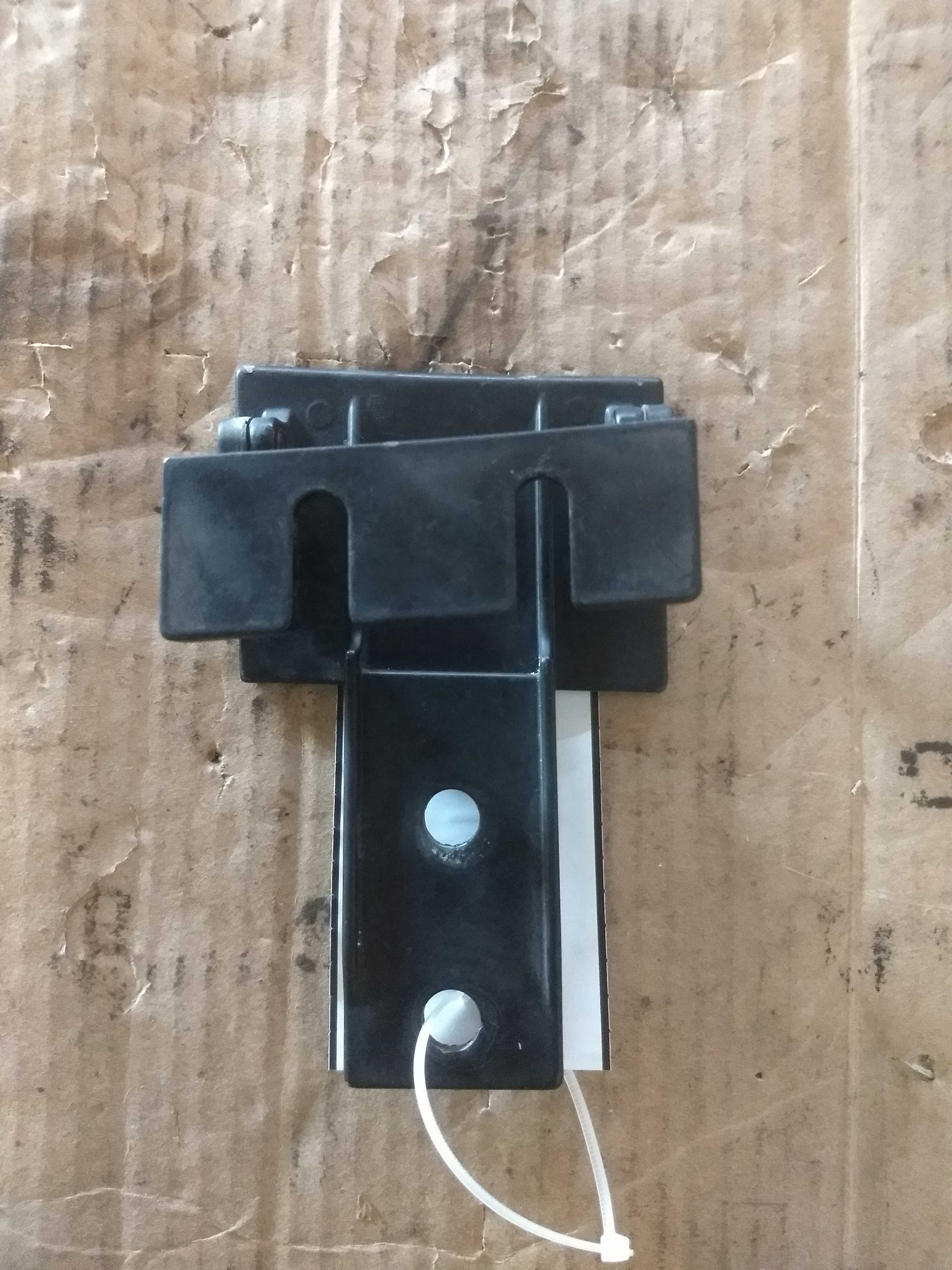 Dobradiça Do Capô Mb180d Lado Esquerdo Usado Original 4
