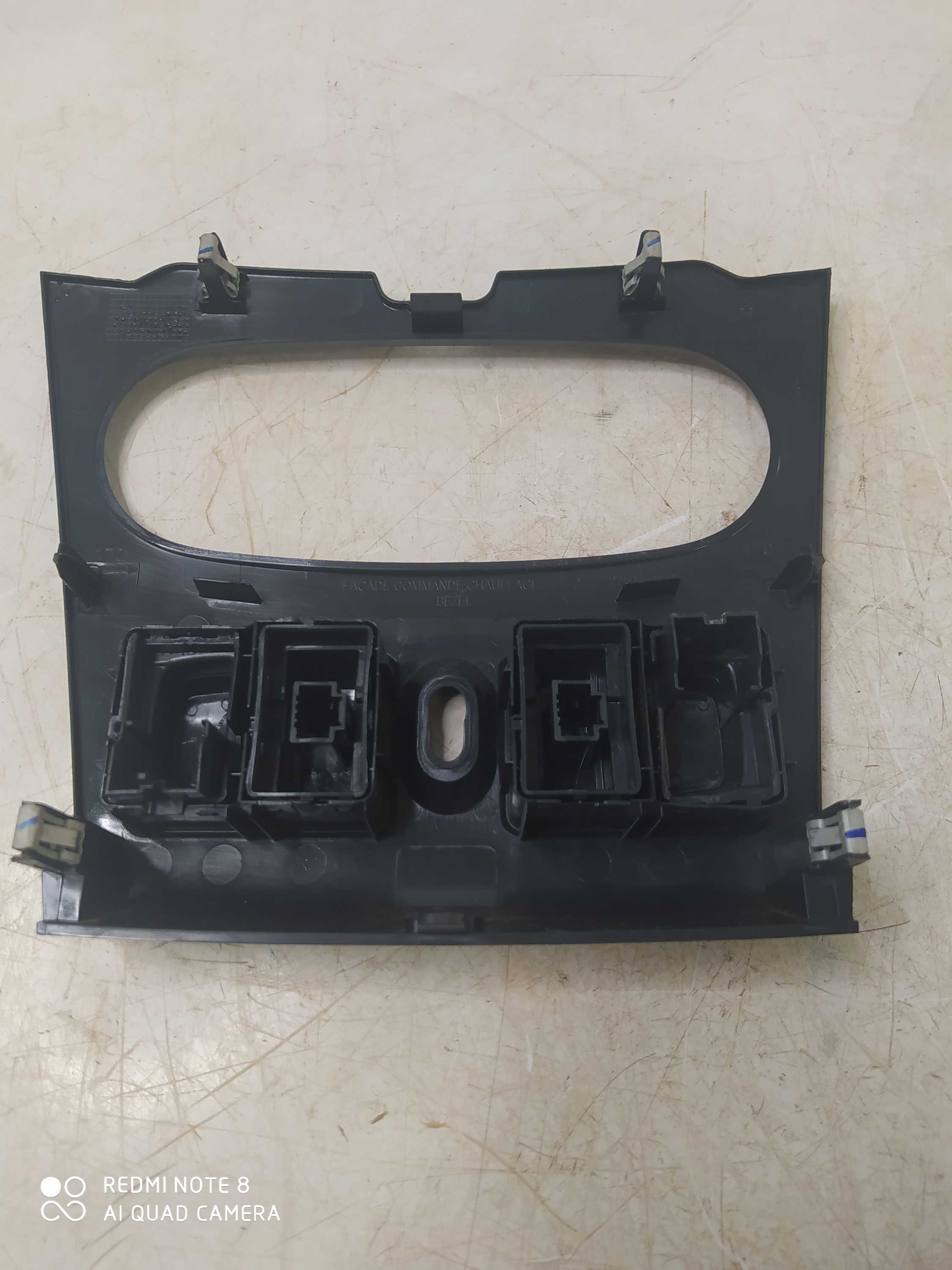 Moldura Central Ar Condicionado Renault Sandero 2019 7