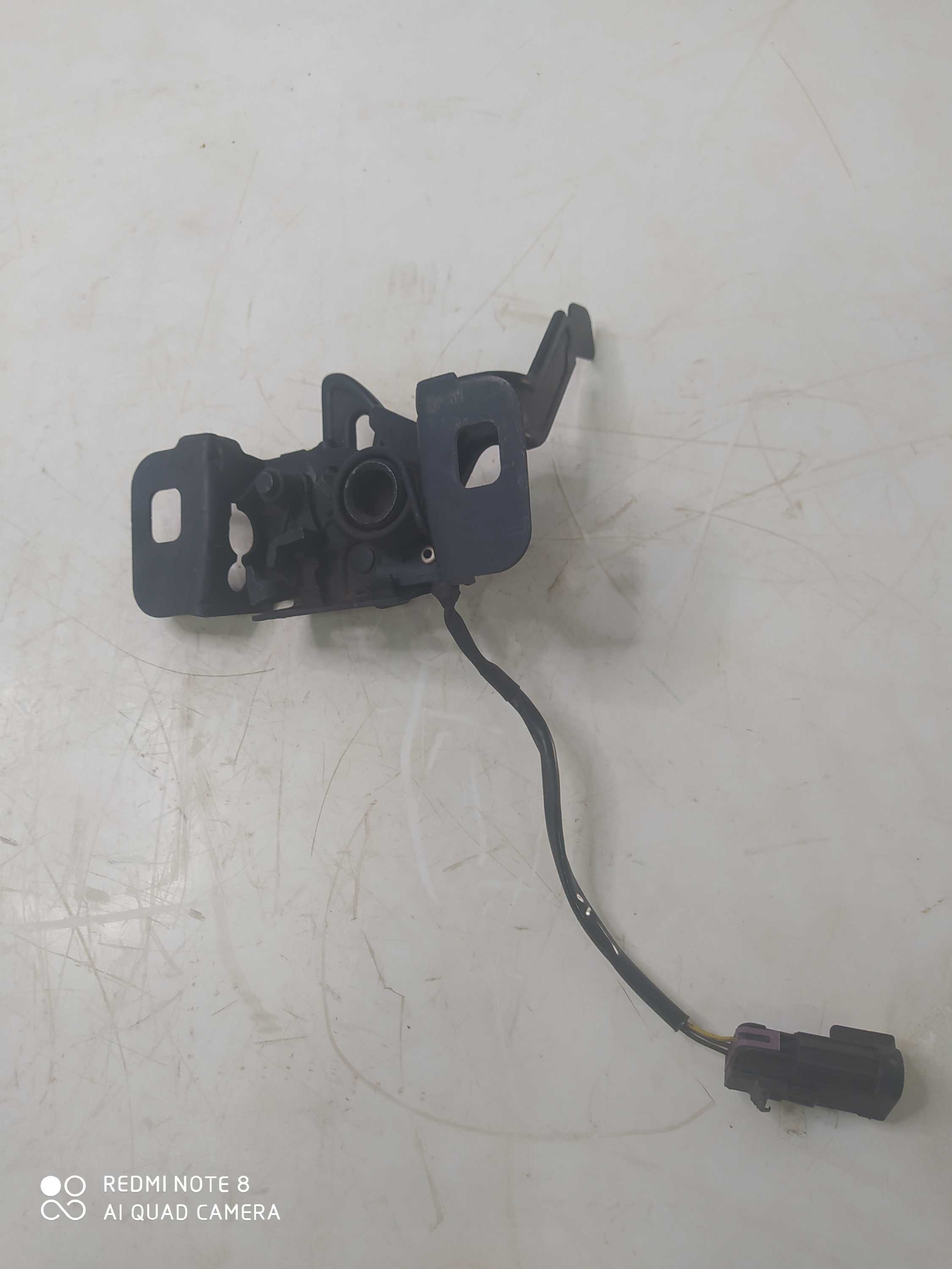 Fechadura Capô Chevrolet Cobalt  2015 94762823