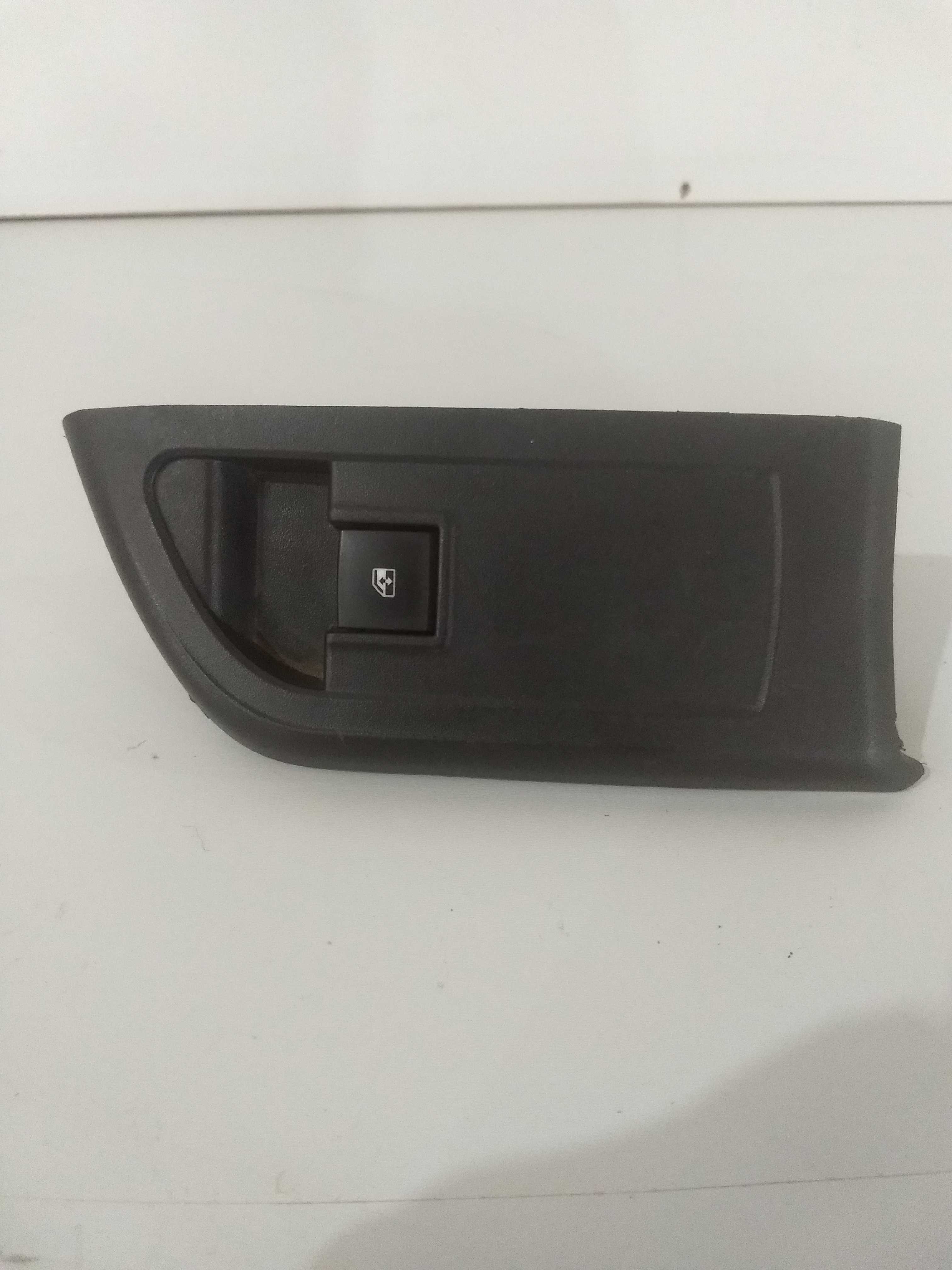 Botão Comando Vidro Elétrico Onix Prisma L/d Usado