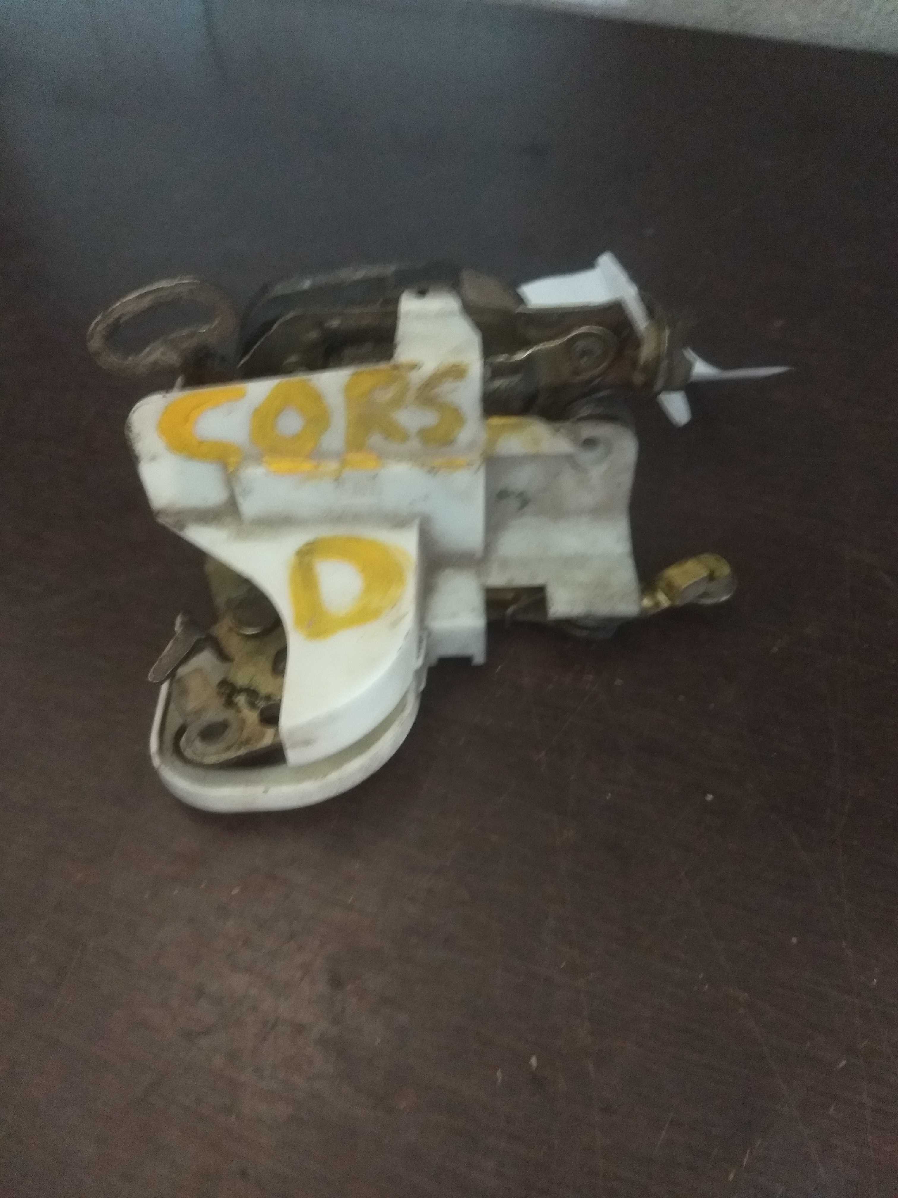 Fechadura Dianteiro Direito Corsa Usado Original 2