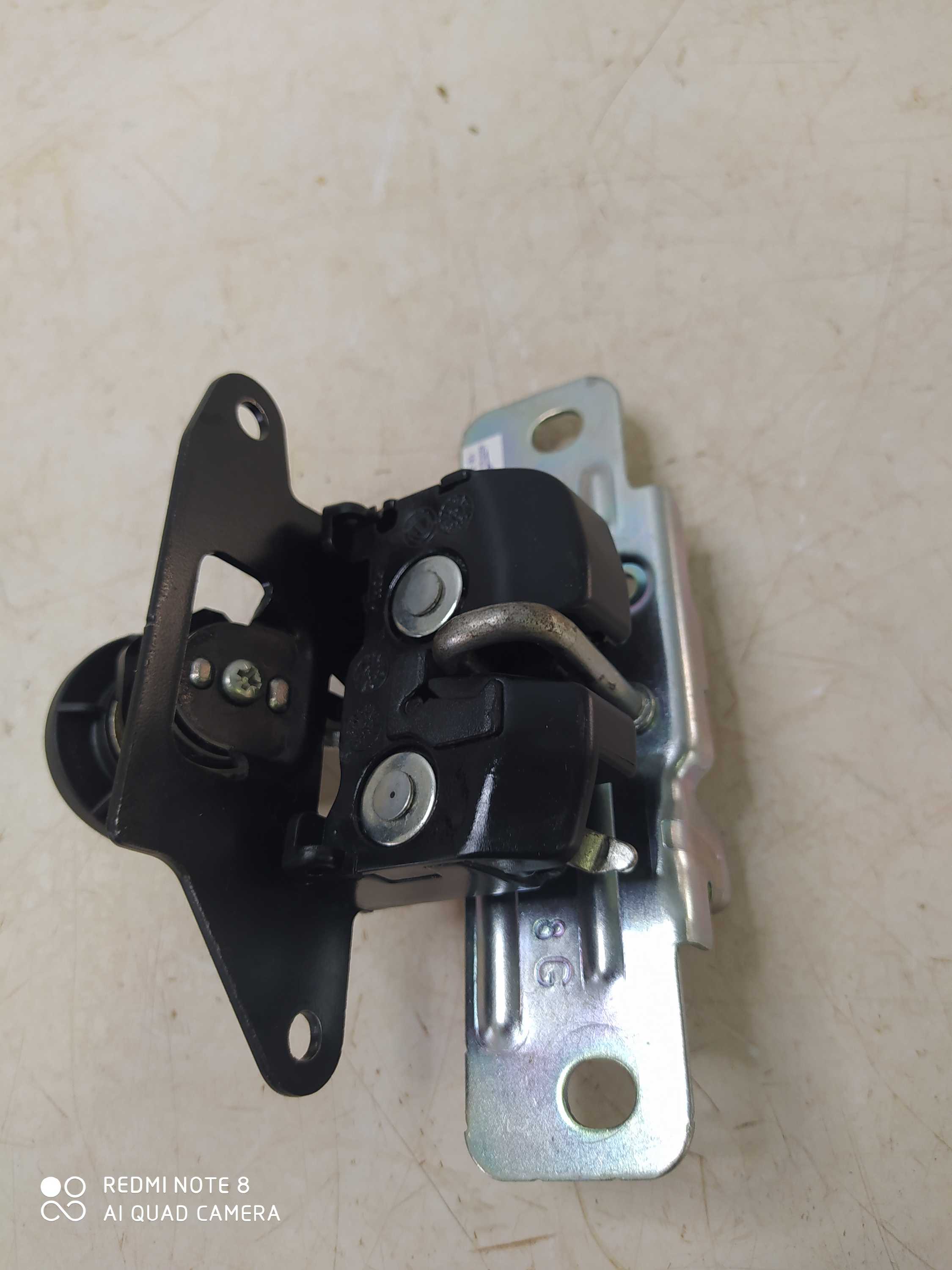 Fechadura Batente Tampa Traseira Fiat Mobi 2018 4