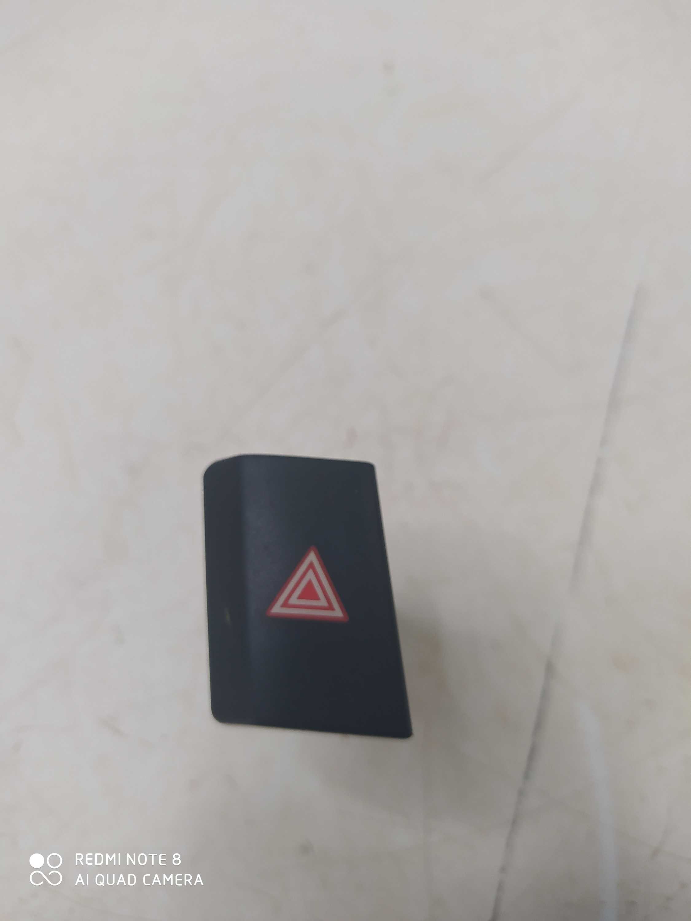Botão Interruptor Pisca Alerta Toyota Corolla Xei 2.0 2015 Preto