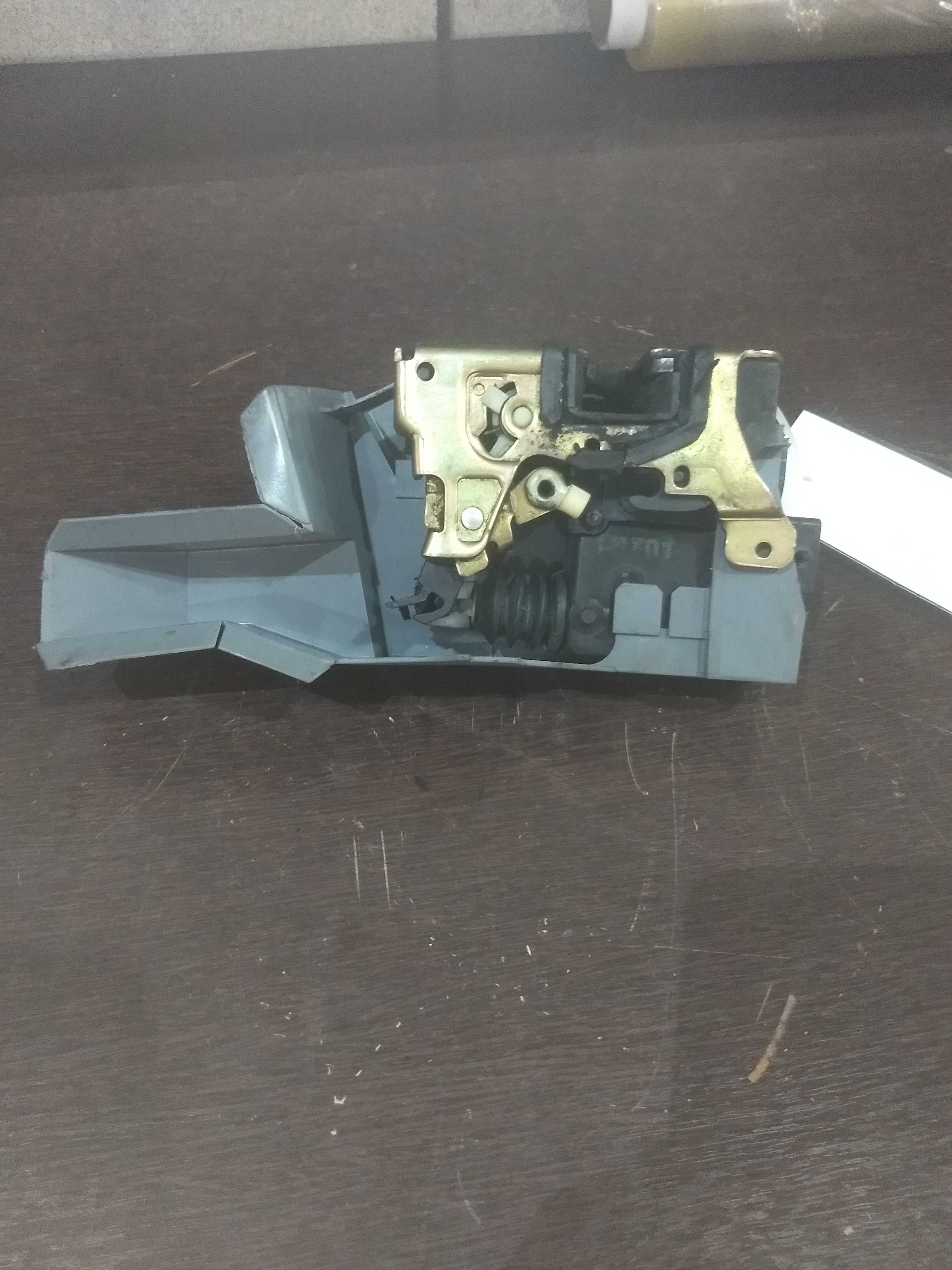 Fechadura Dianteira Direita Renault Clio Usado Original 3