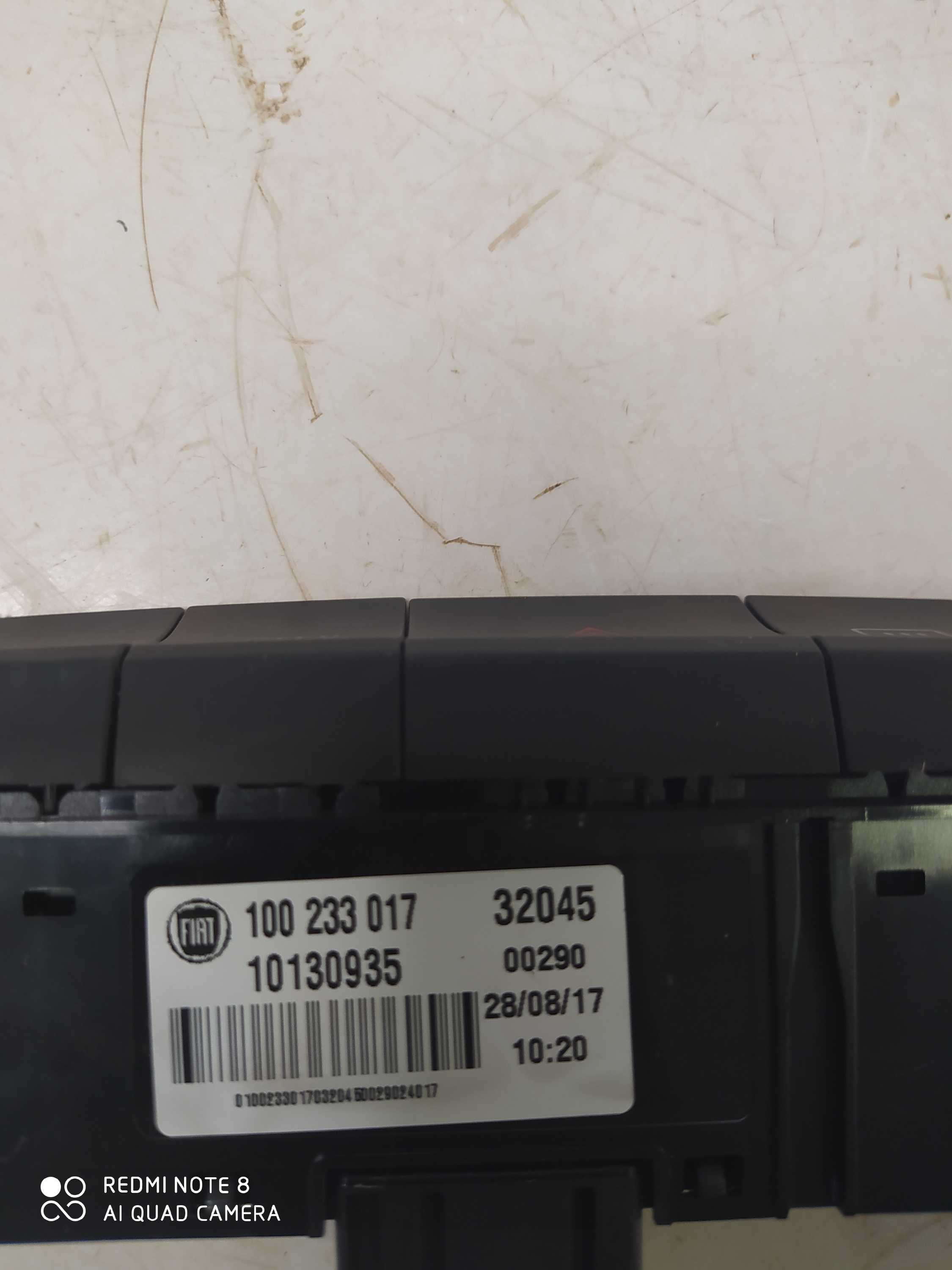 Botão Comando Pisca Alerta Desembaçador Fiat Mobi 2018