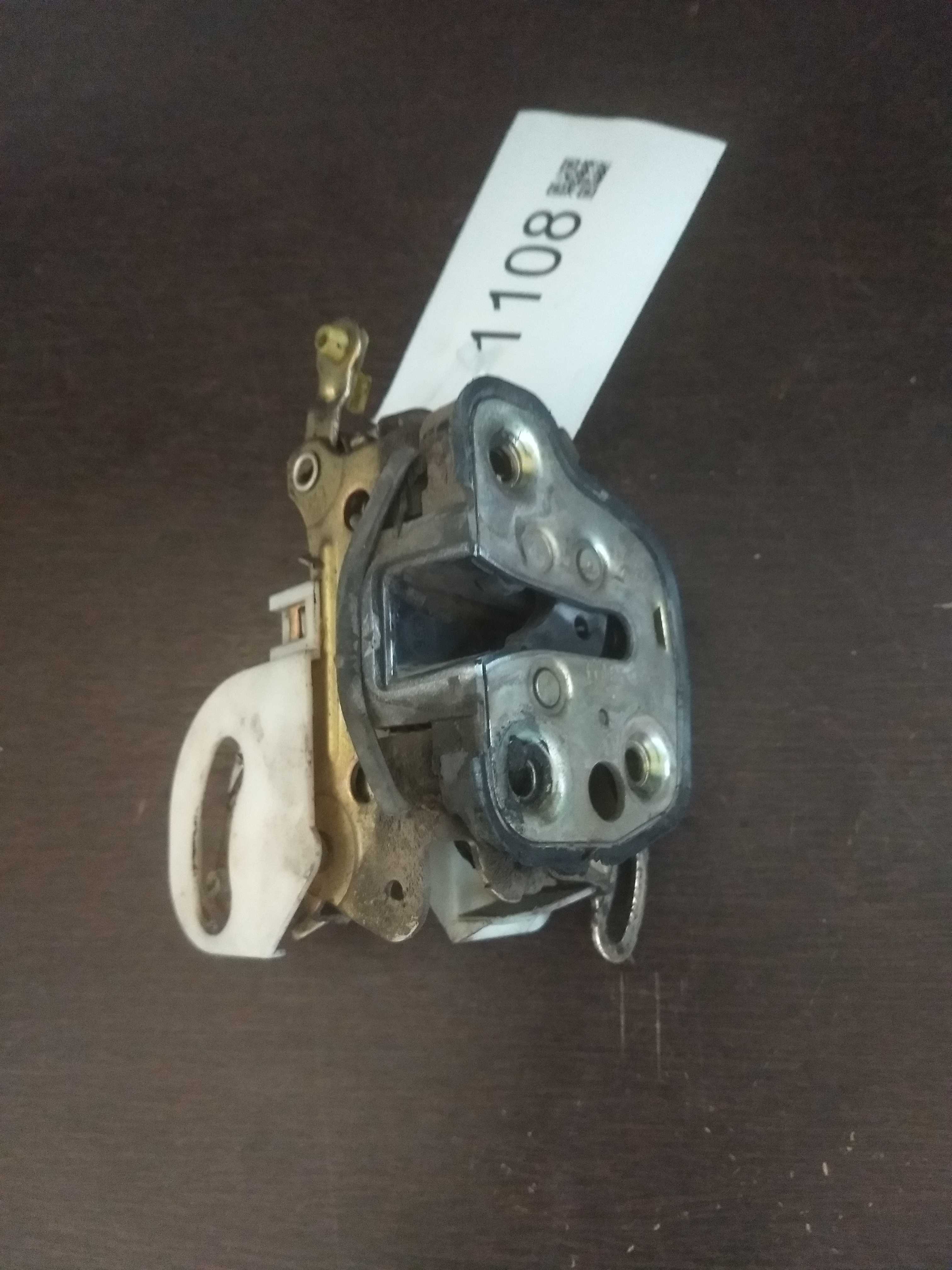 Fechadura Dianteiro Direito Corsa Usado Original 3