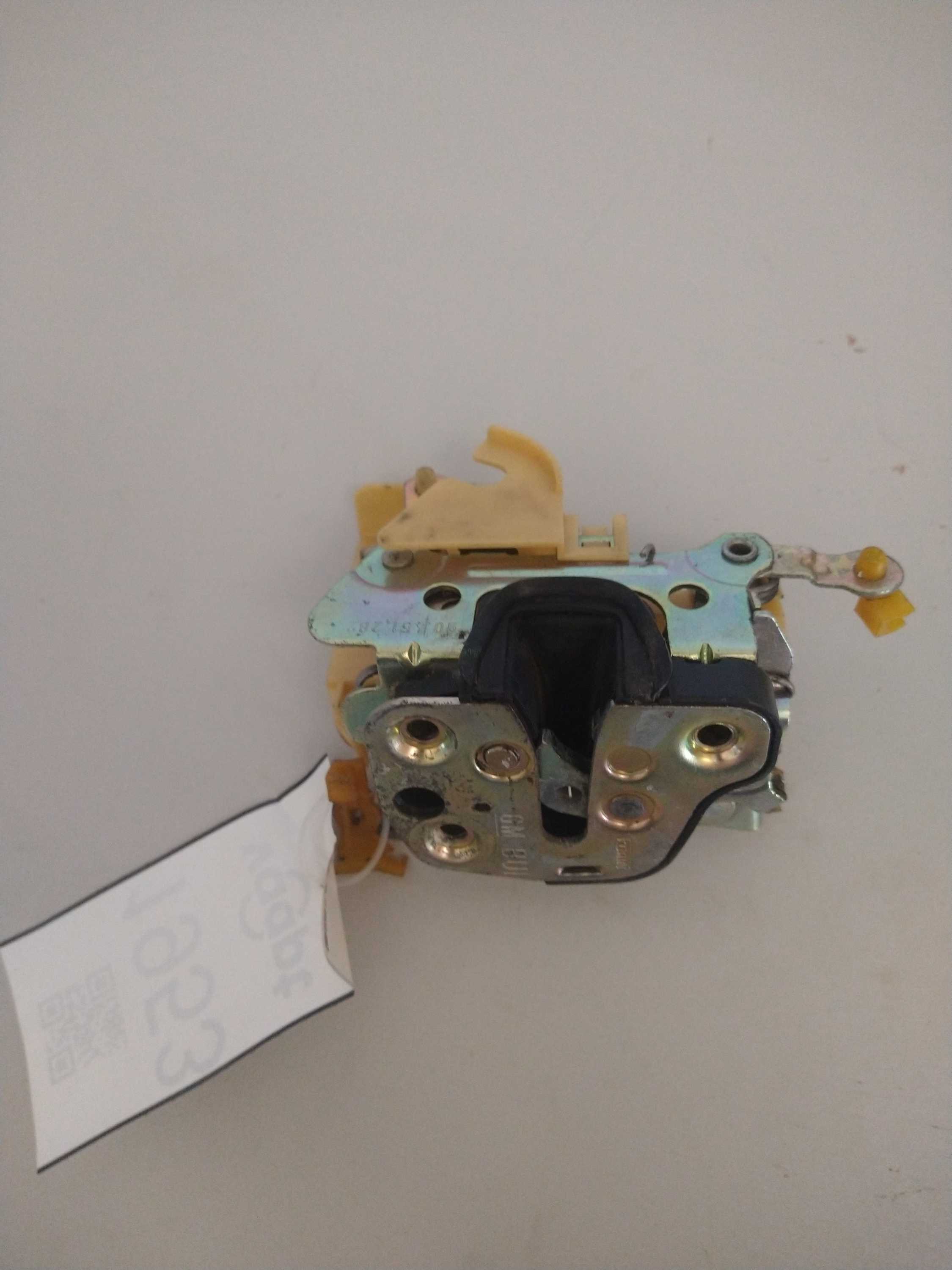 Fechadura Porta  Dianteira Direita Corsa Hatch Usado Origin 3