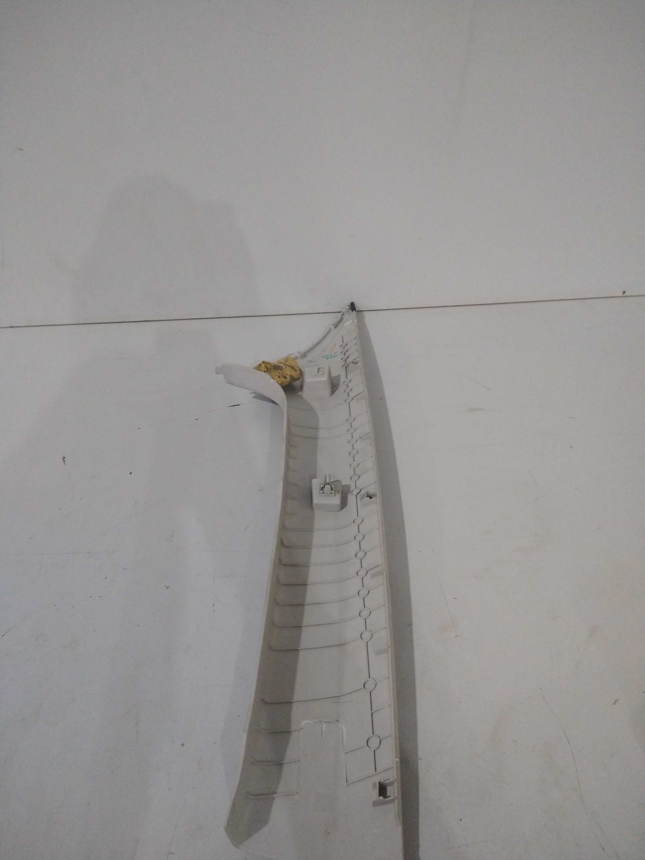 Moldura Acab. Coluna Frintal L/e Prisma 2016 Usado Original 2