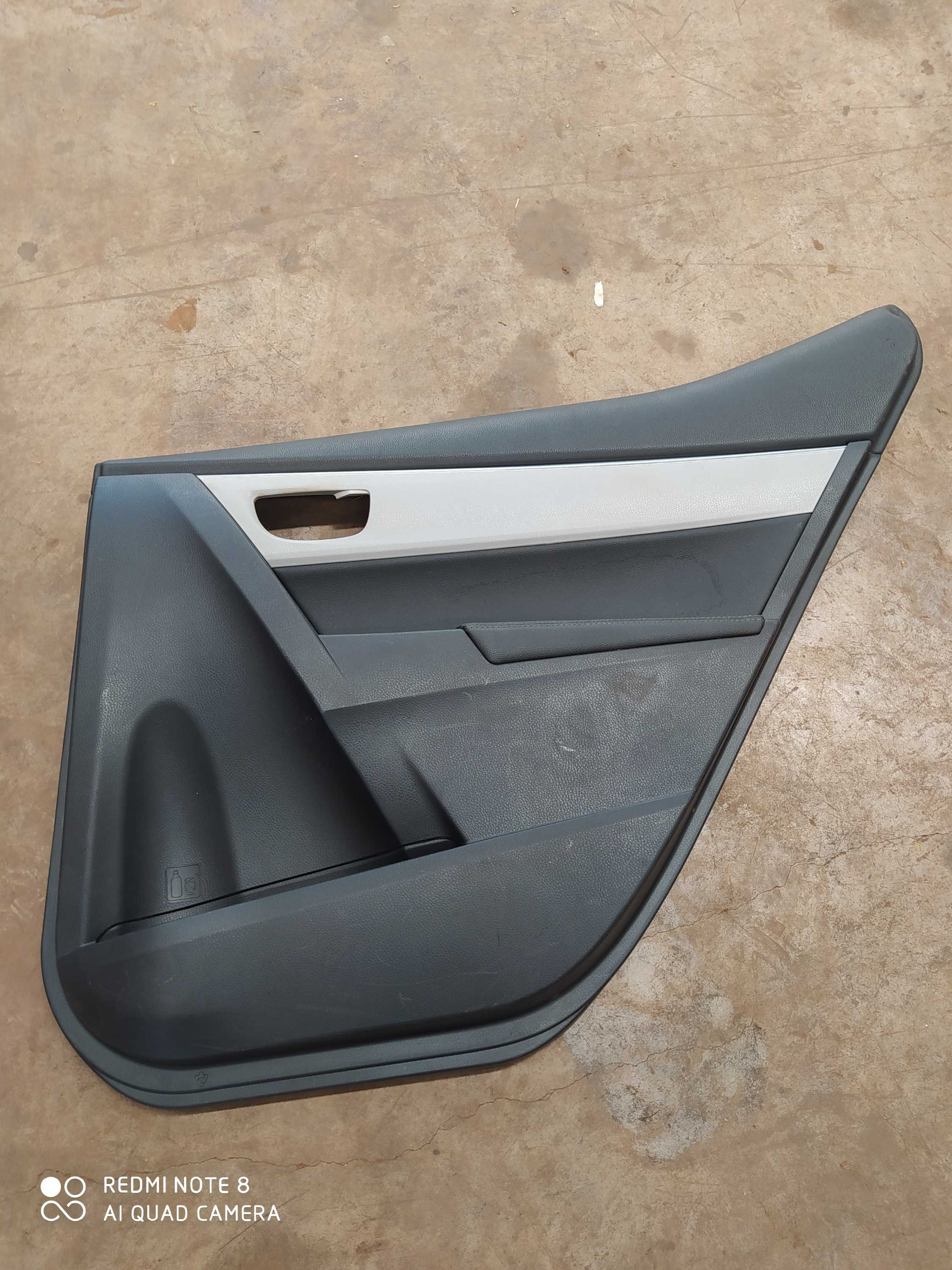 Forro De Porta Traseiro Direito Toyota Corolla Xei 2015 Preto E Cinza 4