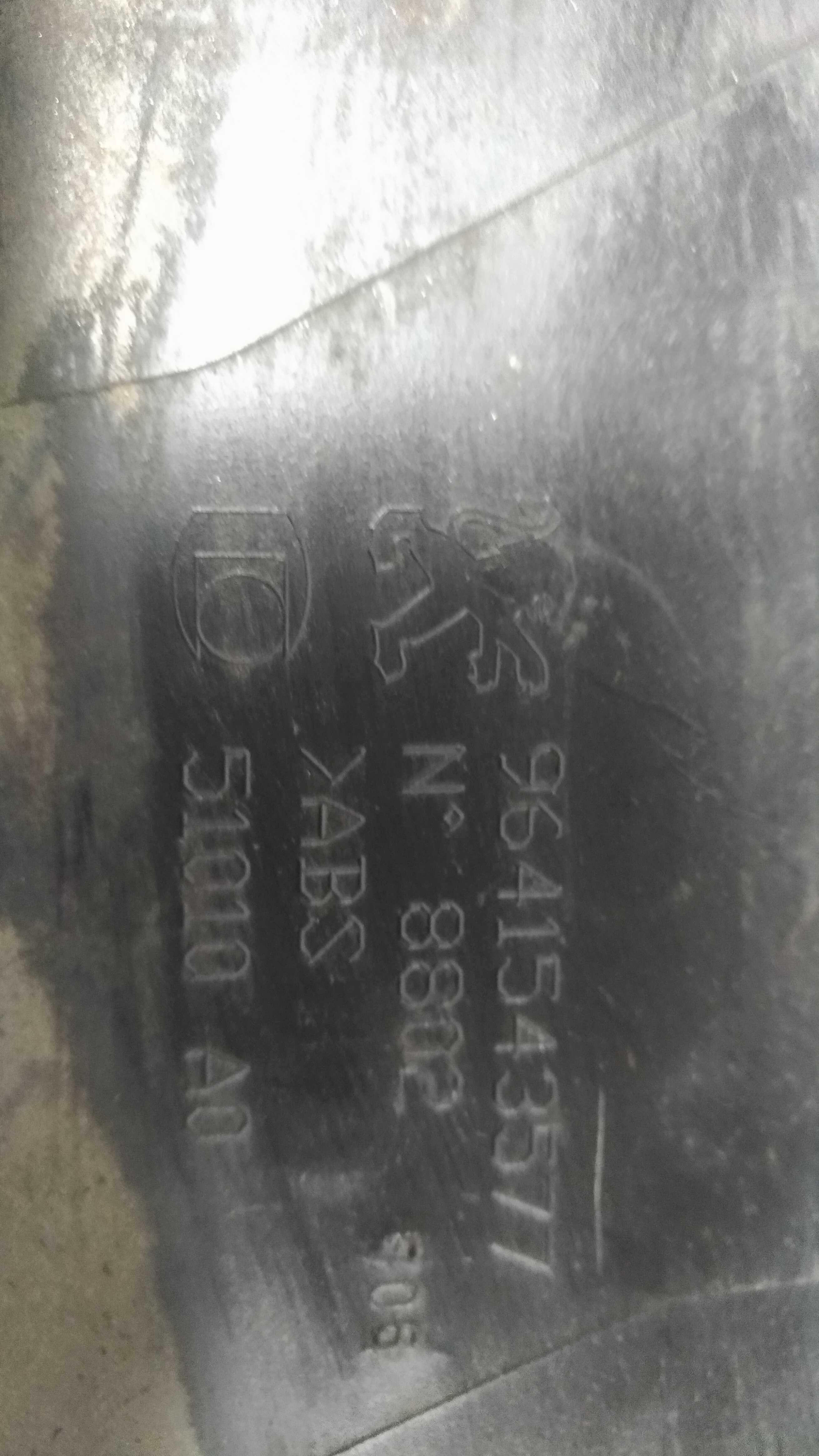 Moldura Da Tampa Traseira Peugeot 207 Sw V33 5